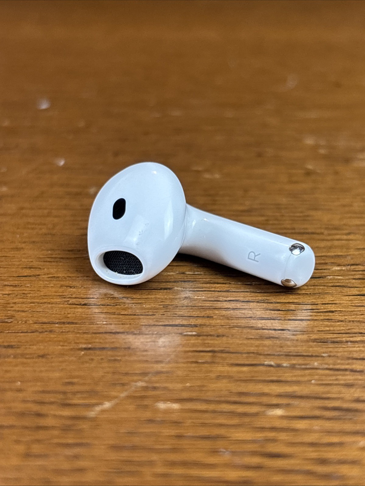 Apple AirPods 4 Replacement: Right Side AirPods A3050 (Without ANC) – Excellent