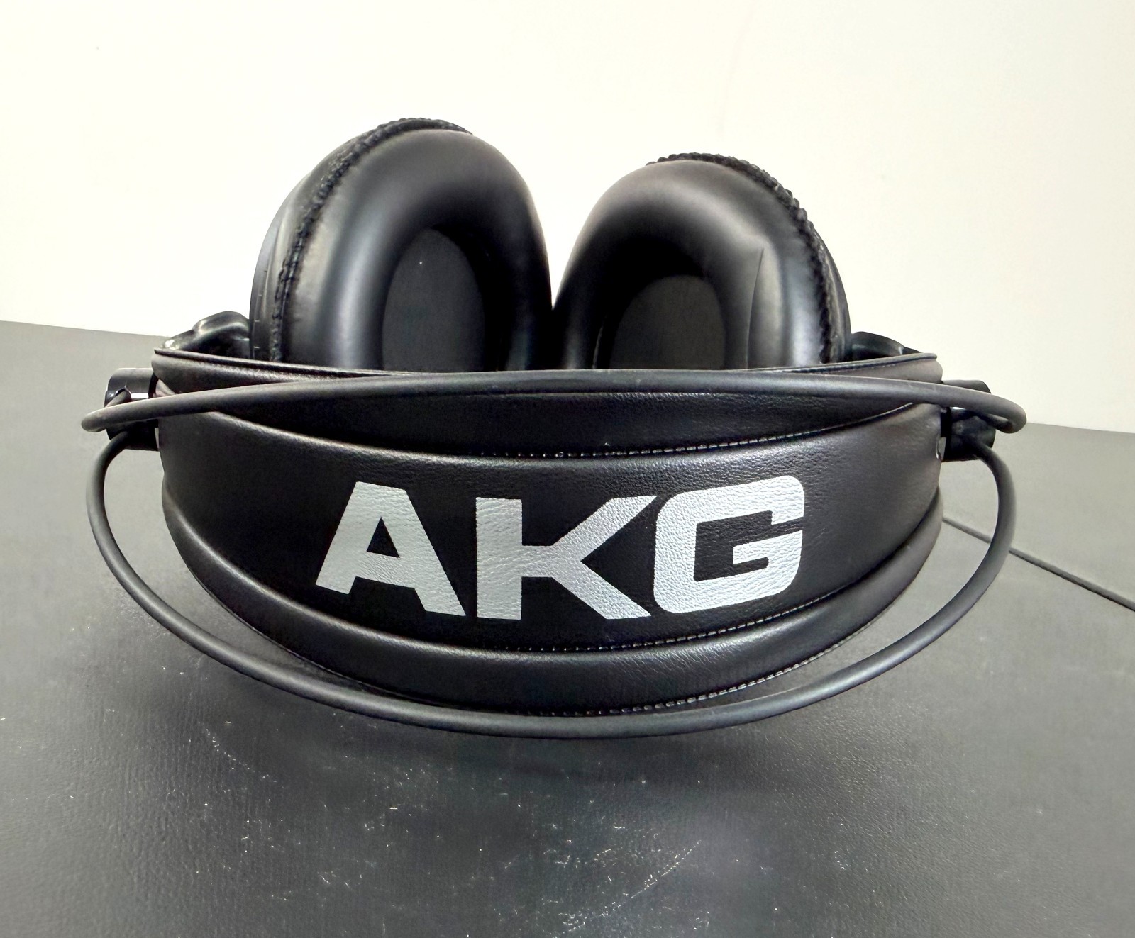 AKG K 240 MK II Semi-Open Professional Studio Headphones – 2 Earpad Sets