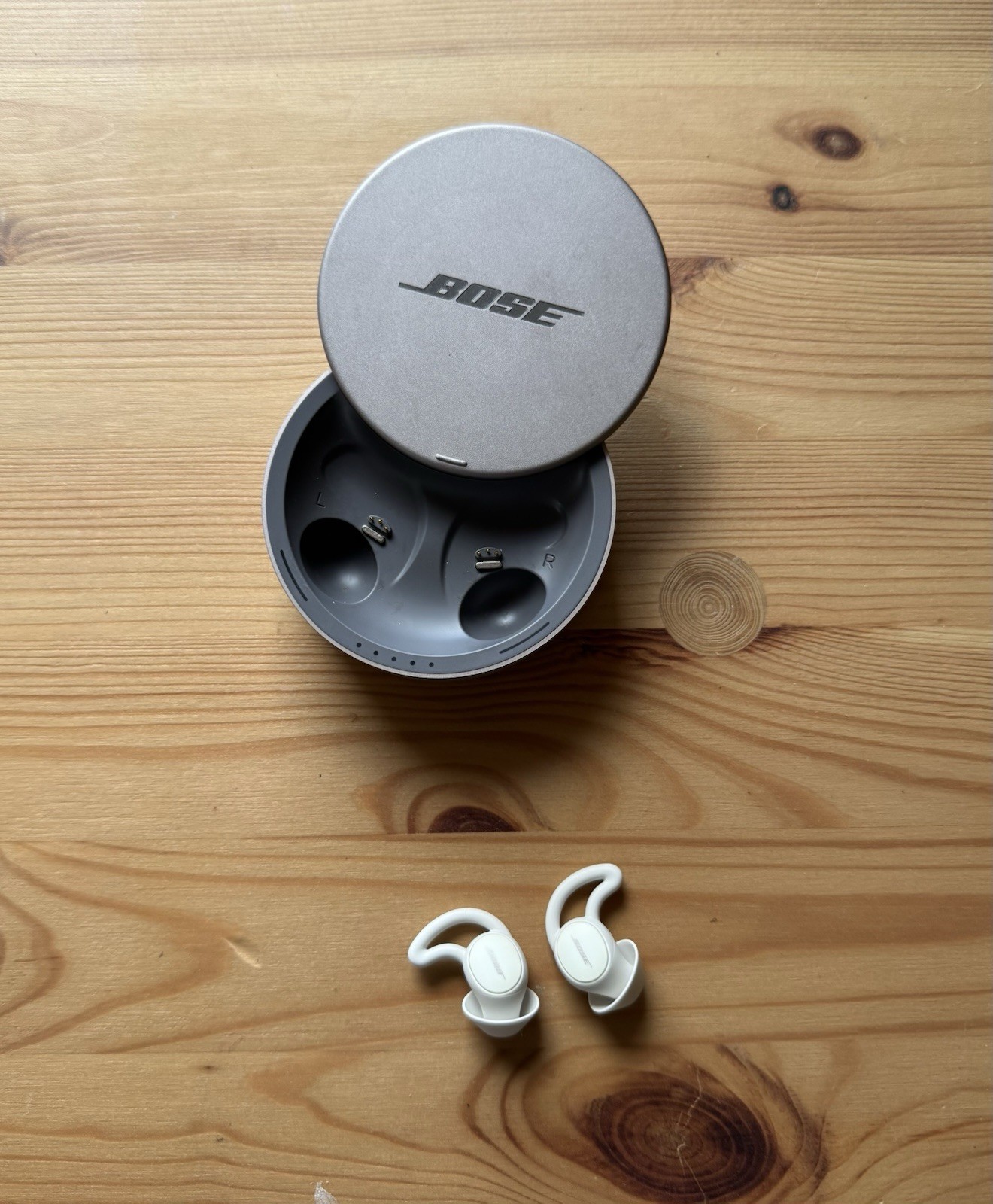Bose SoundSport Free True Wireless In-Ear Earbuds White w/ Charging Case