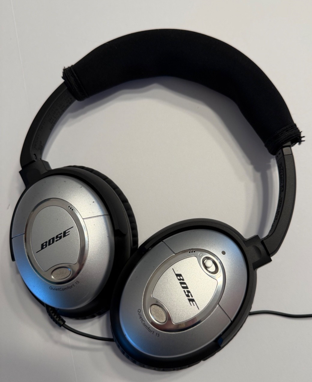 Bose Quite Comfort 15 Acoustic Noise Canceling Headphones Wired New Ear/Head pad