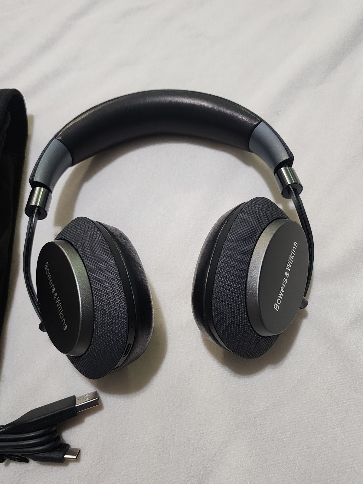Bowers & Wilkins PX Wireless Adaptive Noise Cancelling Headphones Black WORKS