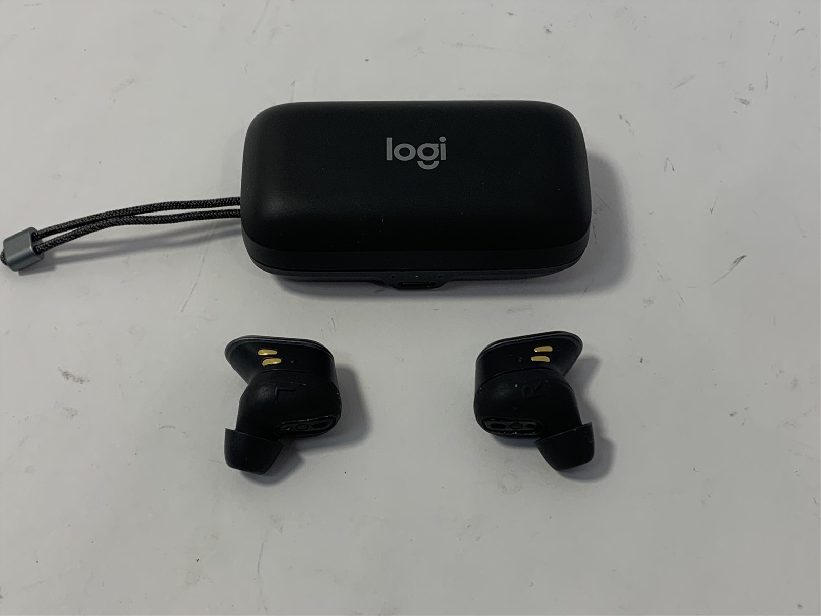 Logitech Zone True Wireless Earbuds Bluetooth B00042 885-000327 & Case, USB