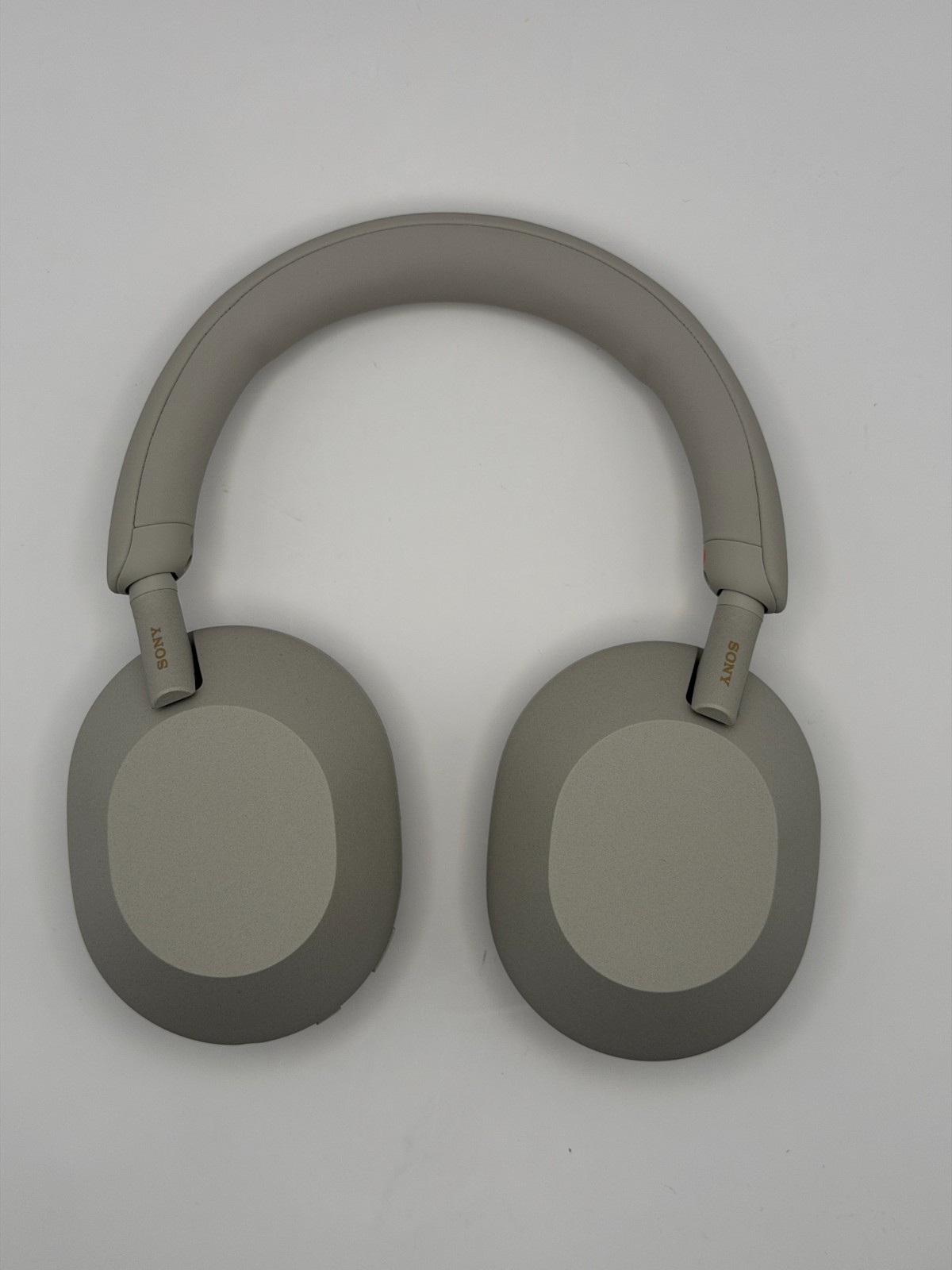 Sony WH-1000XM5 Wireless Noise Canceling Headphones Silver w/Case