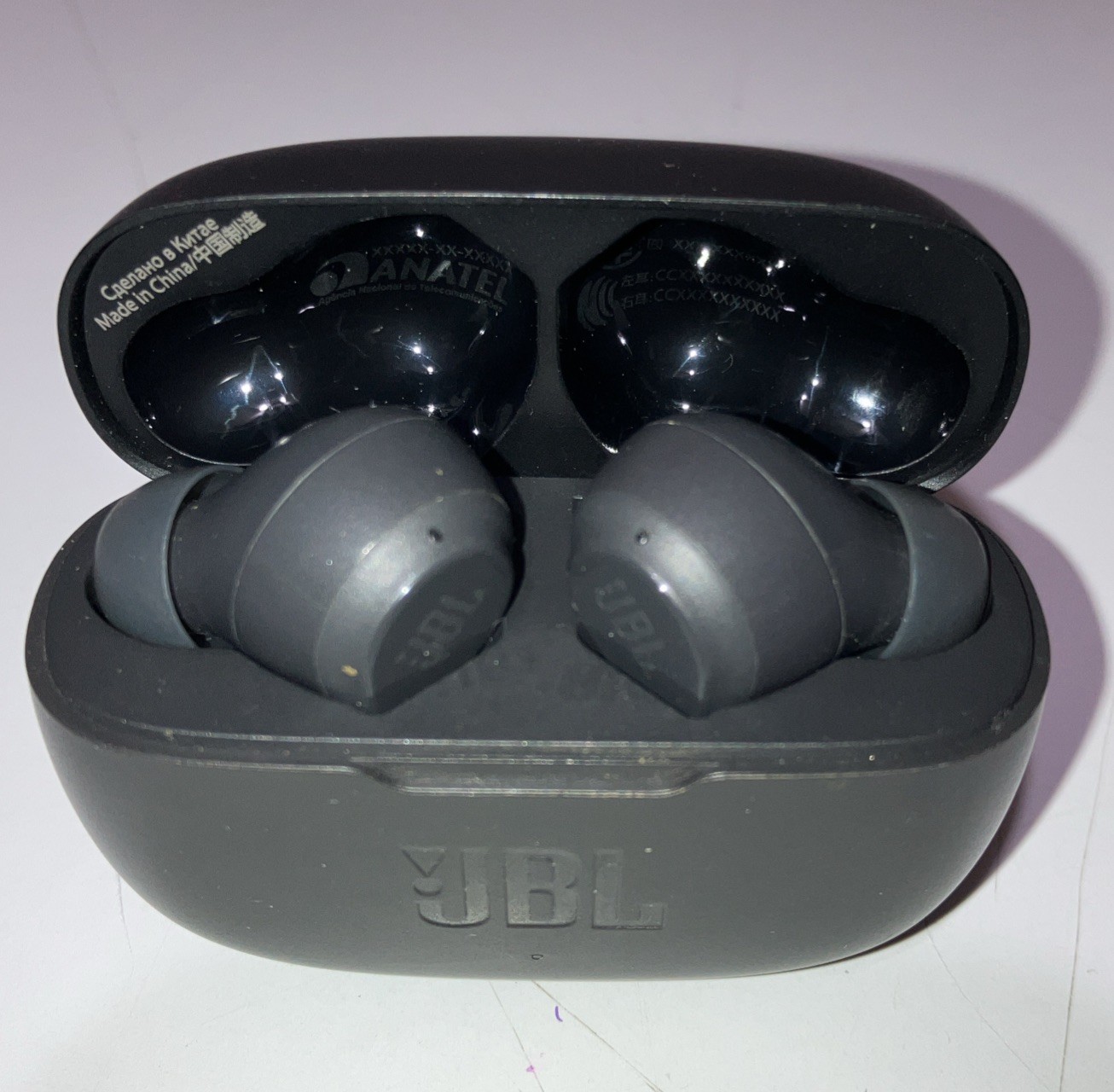 JBL Vibe Beam True Wireless In-Ear Headphones – Black, CASE and BUDS. – Nice!