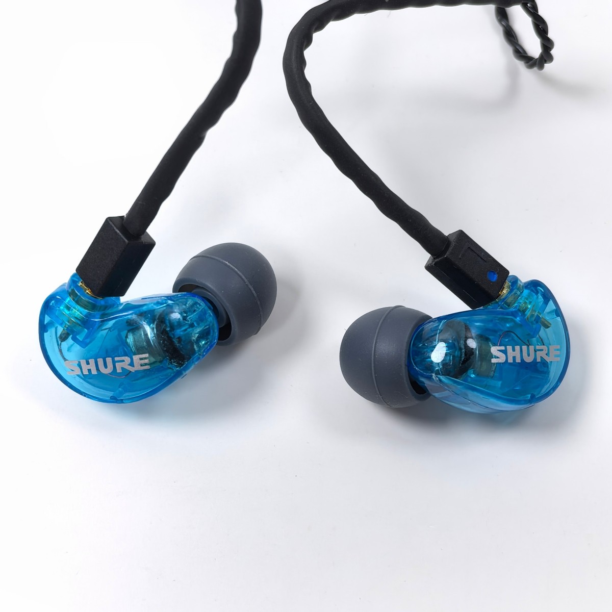 Shure SE215 In-Ear Wired Earphones Headphones Earbuds Sound Isolating Colors
