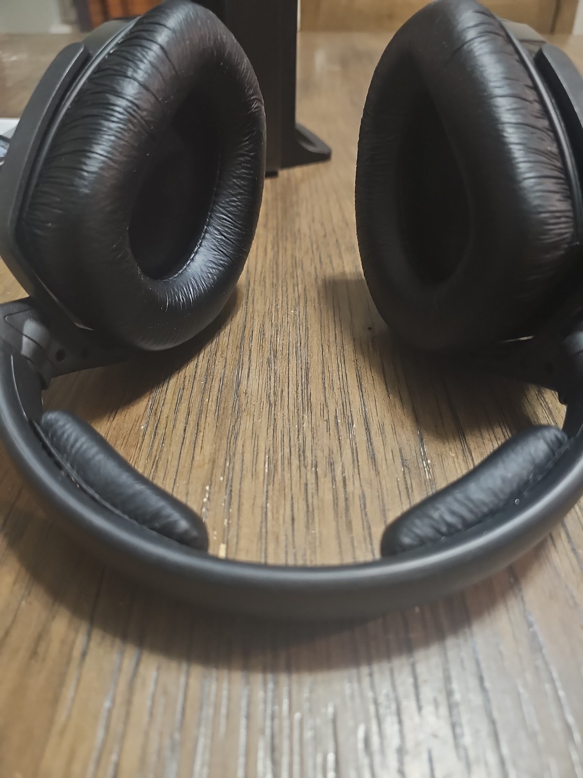Sennheiser HDR 175 Wireless Headphone System (2 headphones + transmitter)