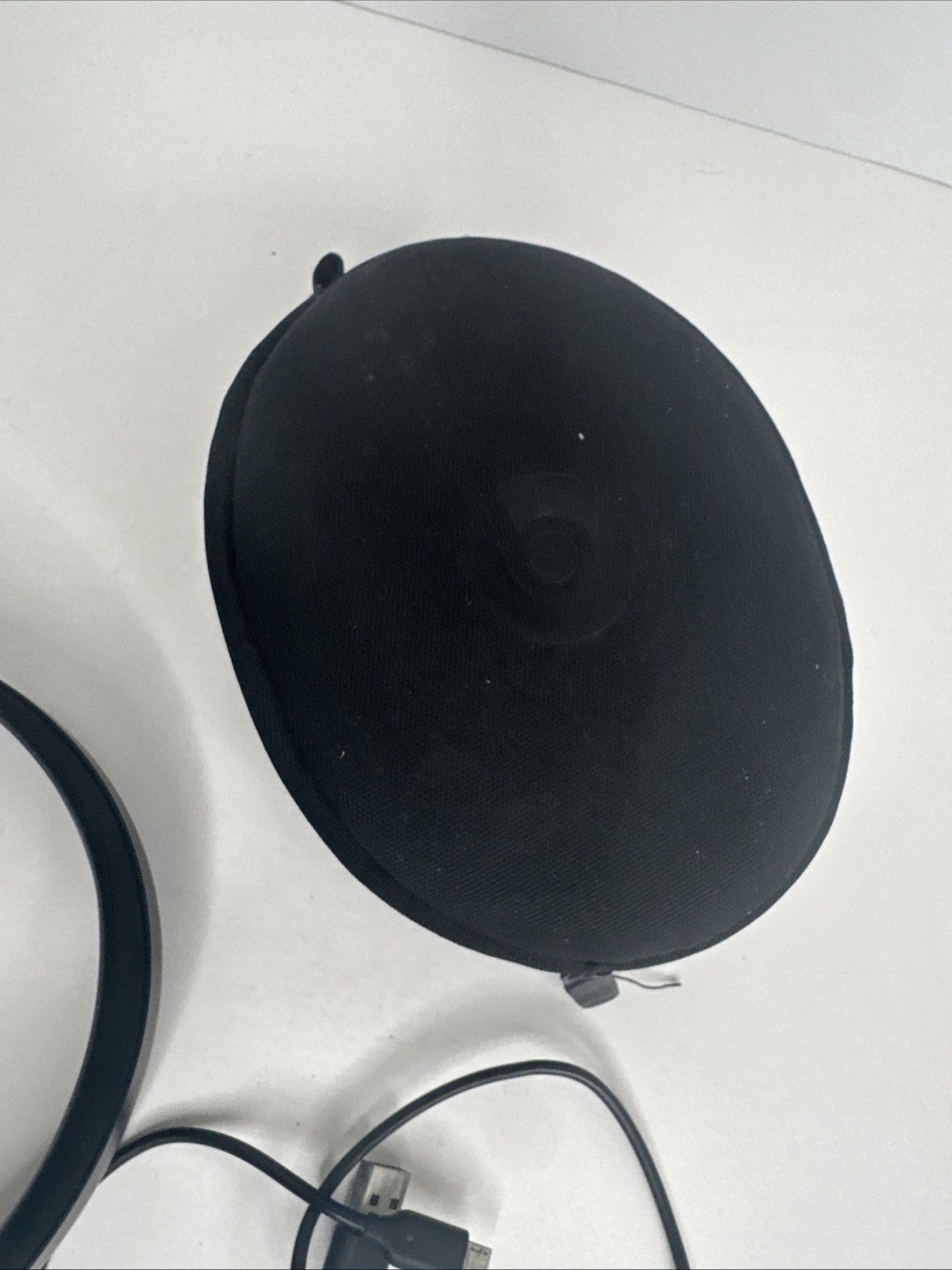 Beats by Dr. Dre Solo3 Wireless Over the Ear Headphone – Matte Black (A1796)