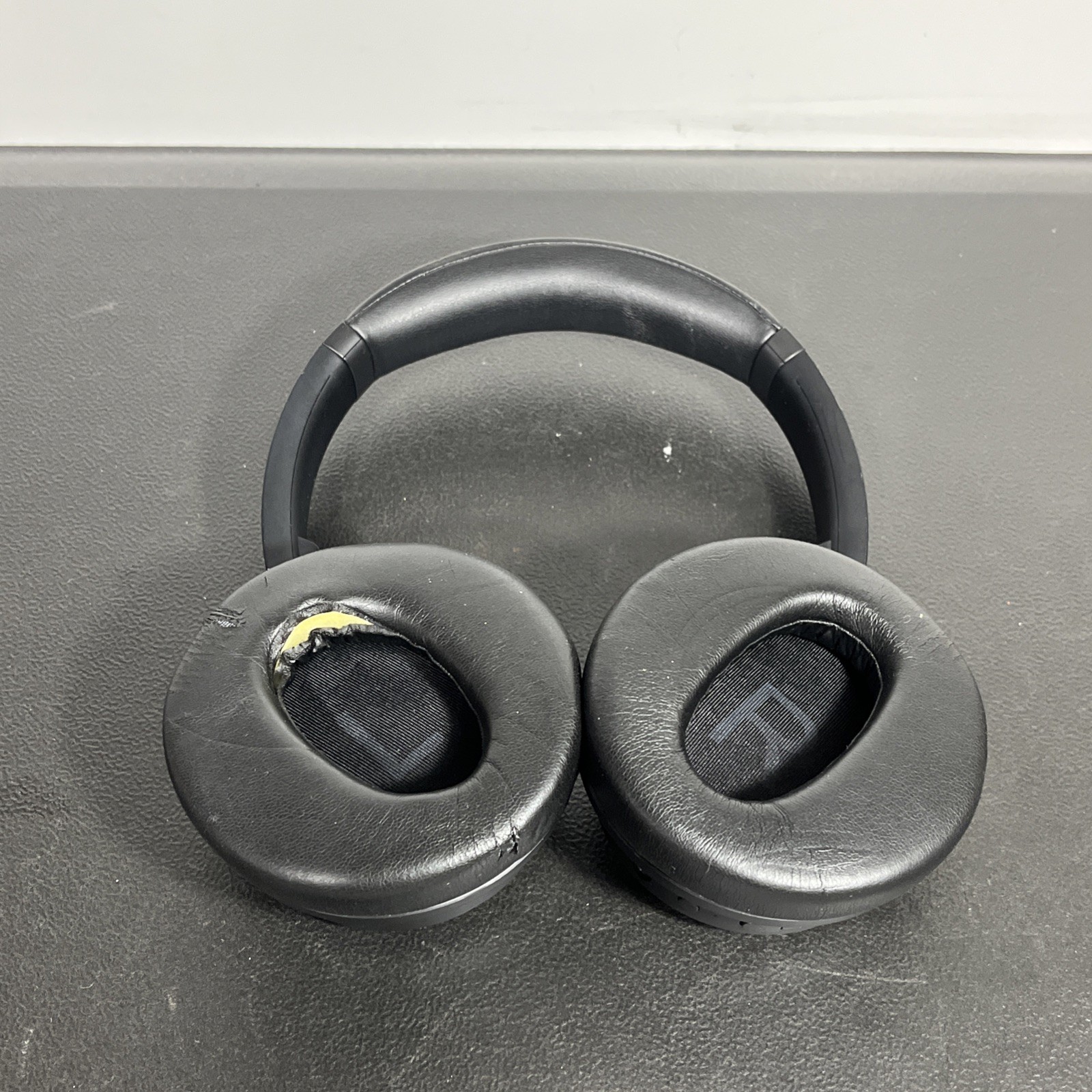 WYZE Noise Cancelling Wireless Over the Ear Bluetooth Headphones