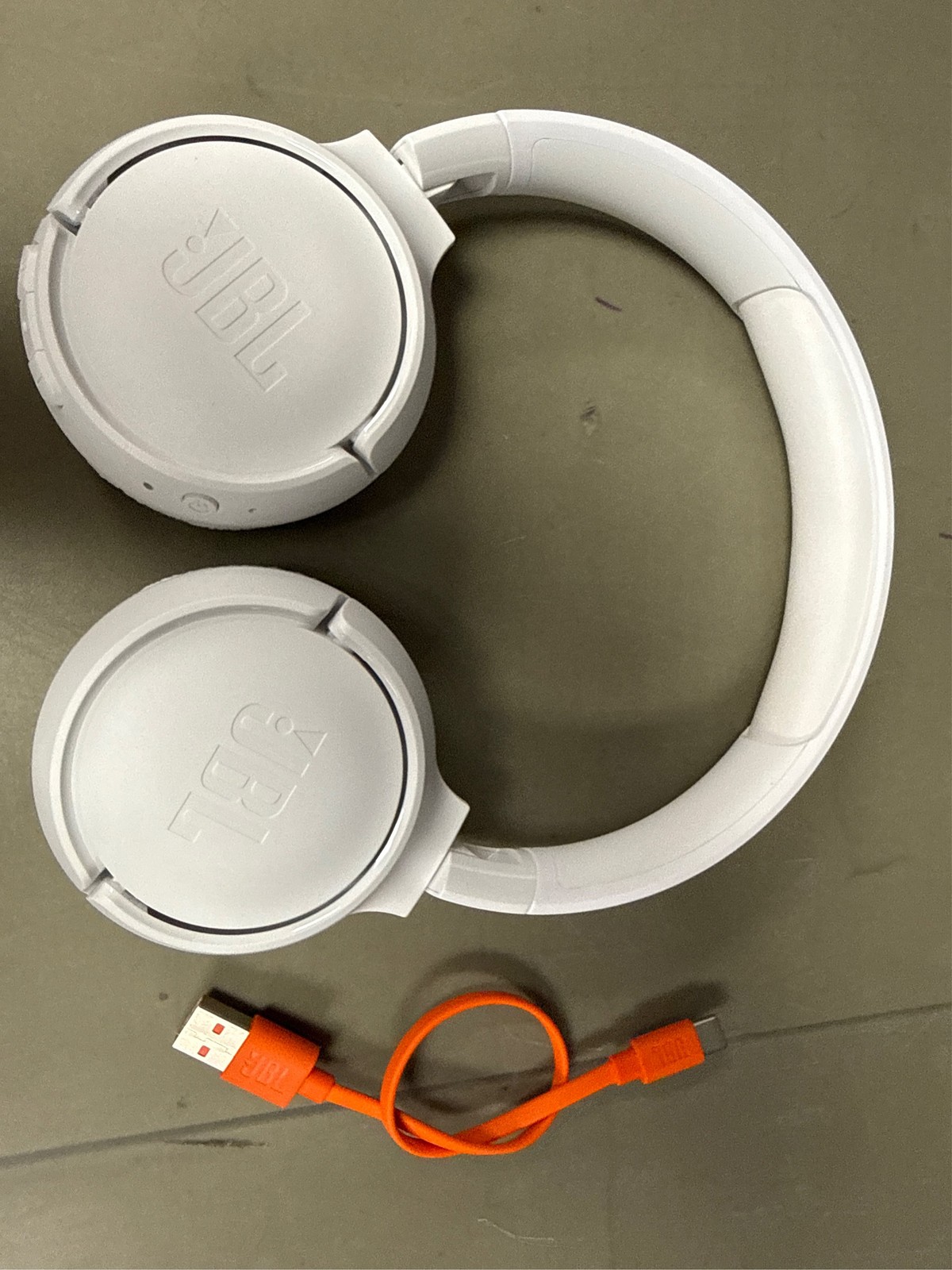 White JBL Tune 520BT Bluetooth Wireless On-Ear Headphones 2