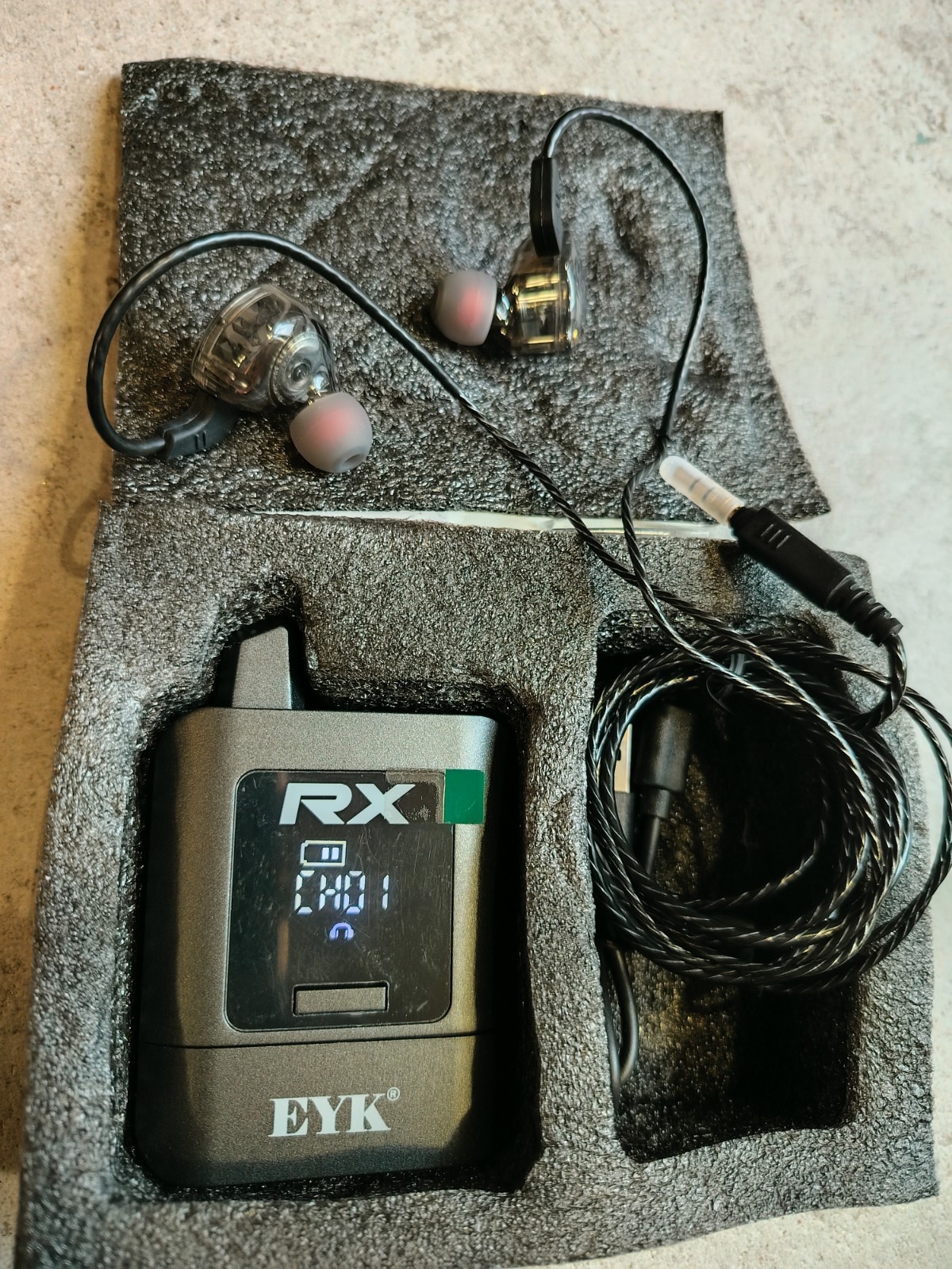 Professional In-Ear Headphones Receiver + Transmitter + Professional Headphones