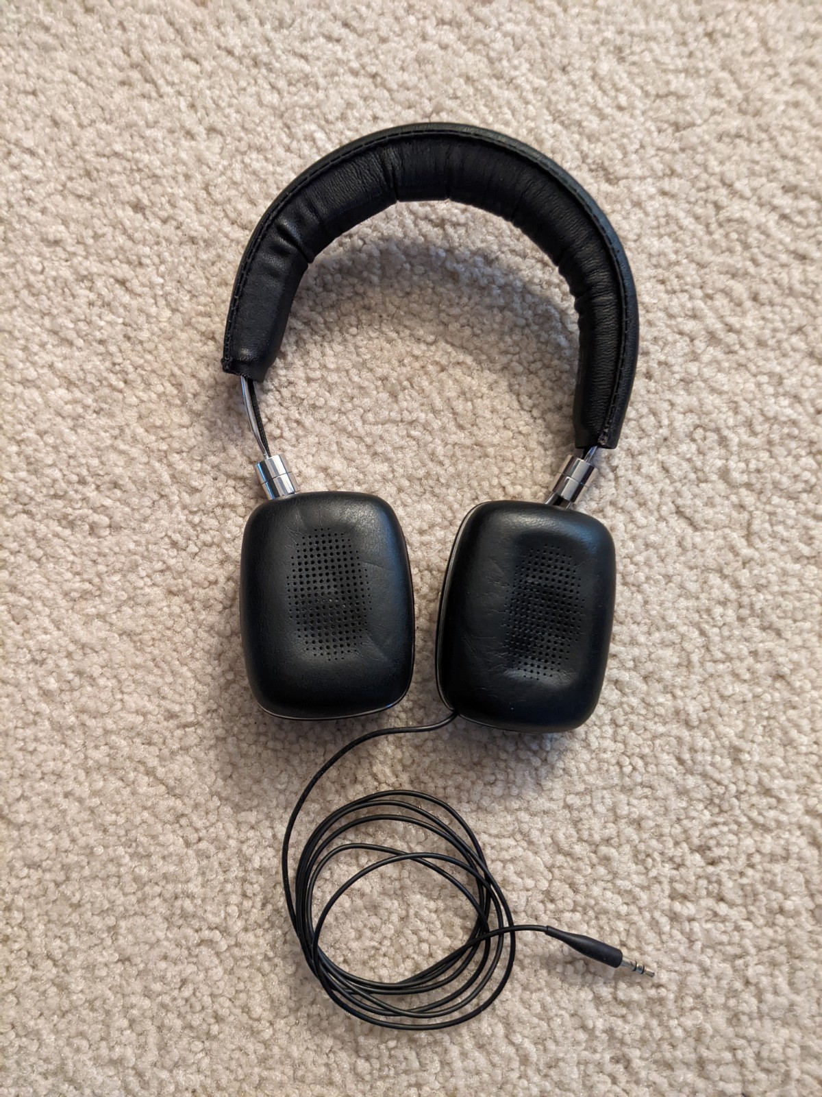 Bowers & Wilkins P5 Wired Headphones: Black And Silver. Pre-owned. Tested, Works