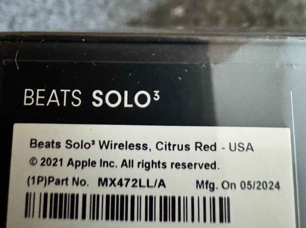 Beats Solo 3 MX472LLA Solo3 Wireless On-Ear Apple Headphones Special Edition Red