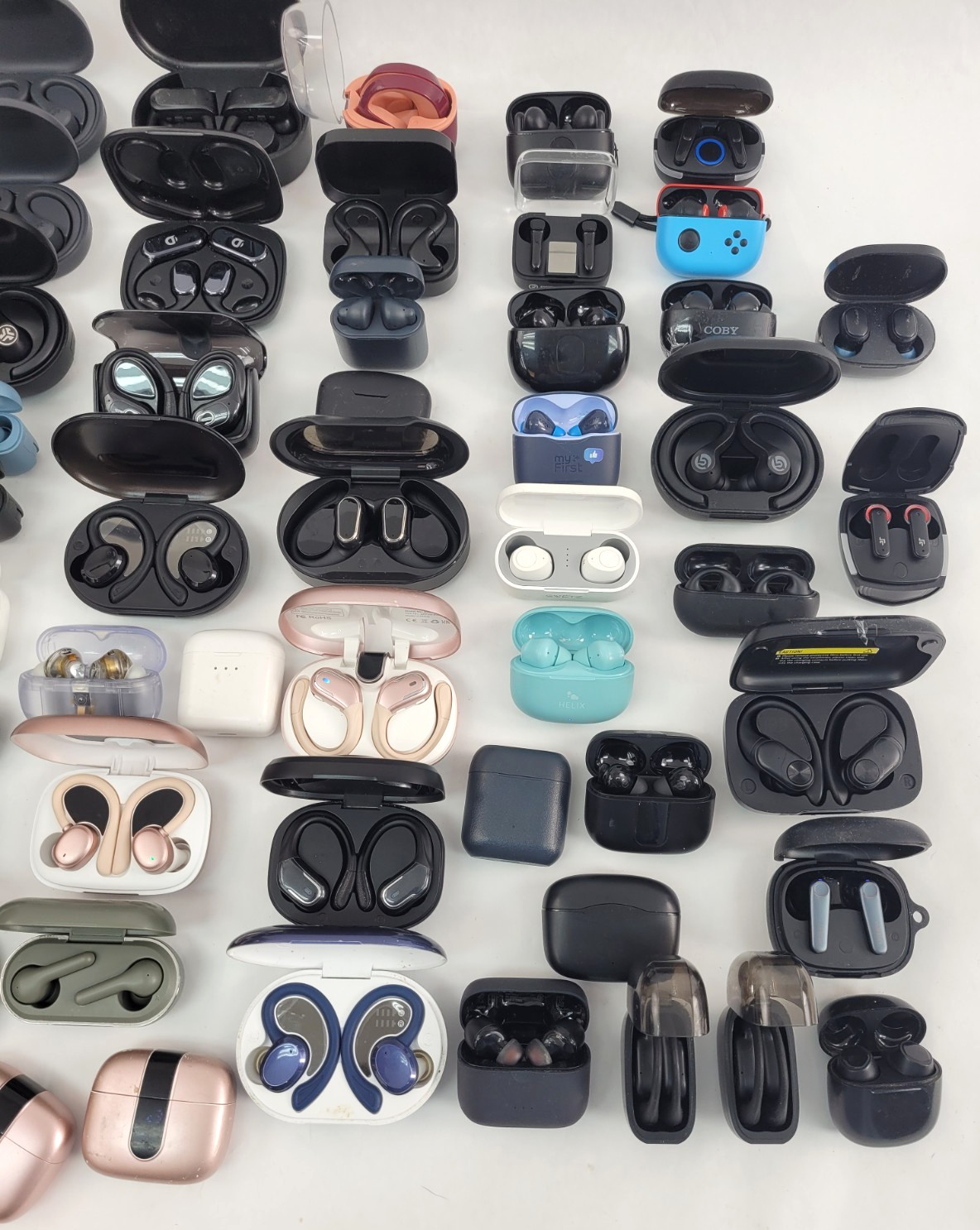 LOT of 50 JLAB ONN Soundcore Earfun Coby Generic In-ear Bluetooth Earbuds (1)
