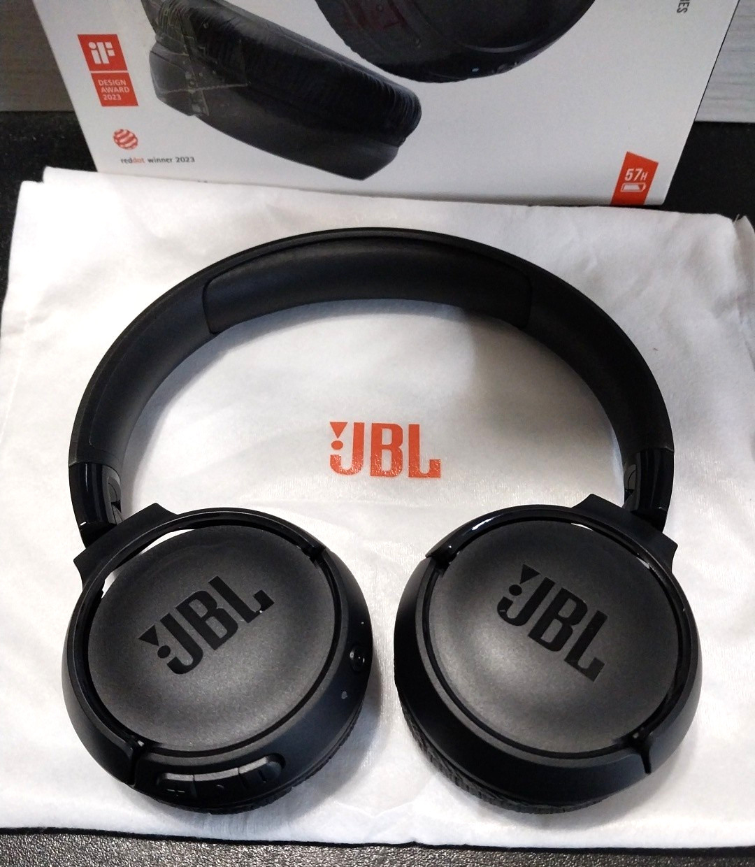 JBL Tune 520BT Wireless On-Ear Headphones Black Pure Bass Sound Voice Aware