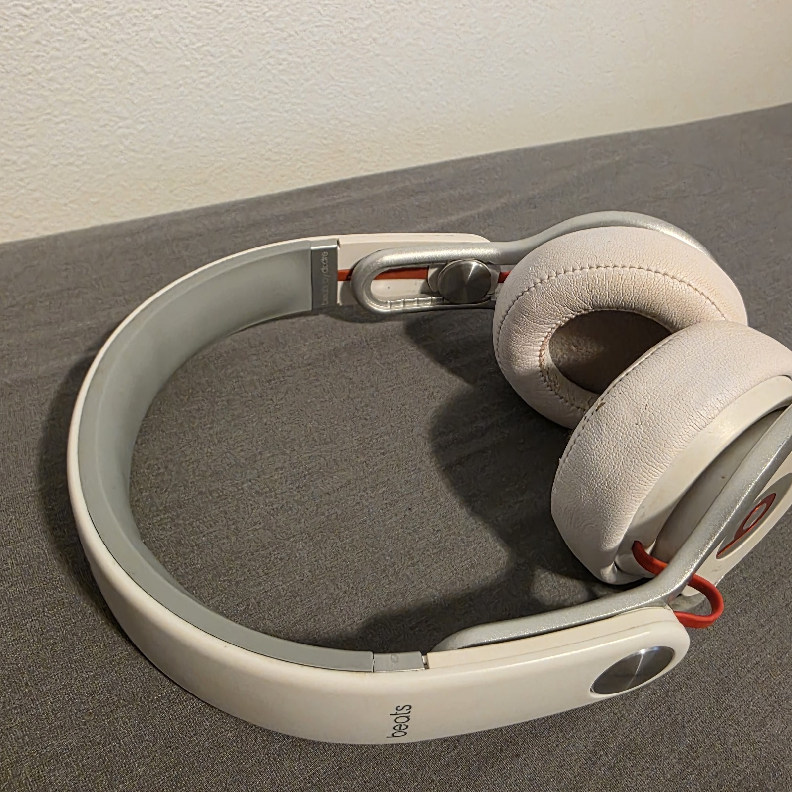 DISCONTINUED/ Beats Pro by Dr. Dre Headphones Red White And Silver Used