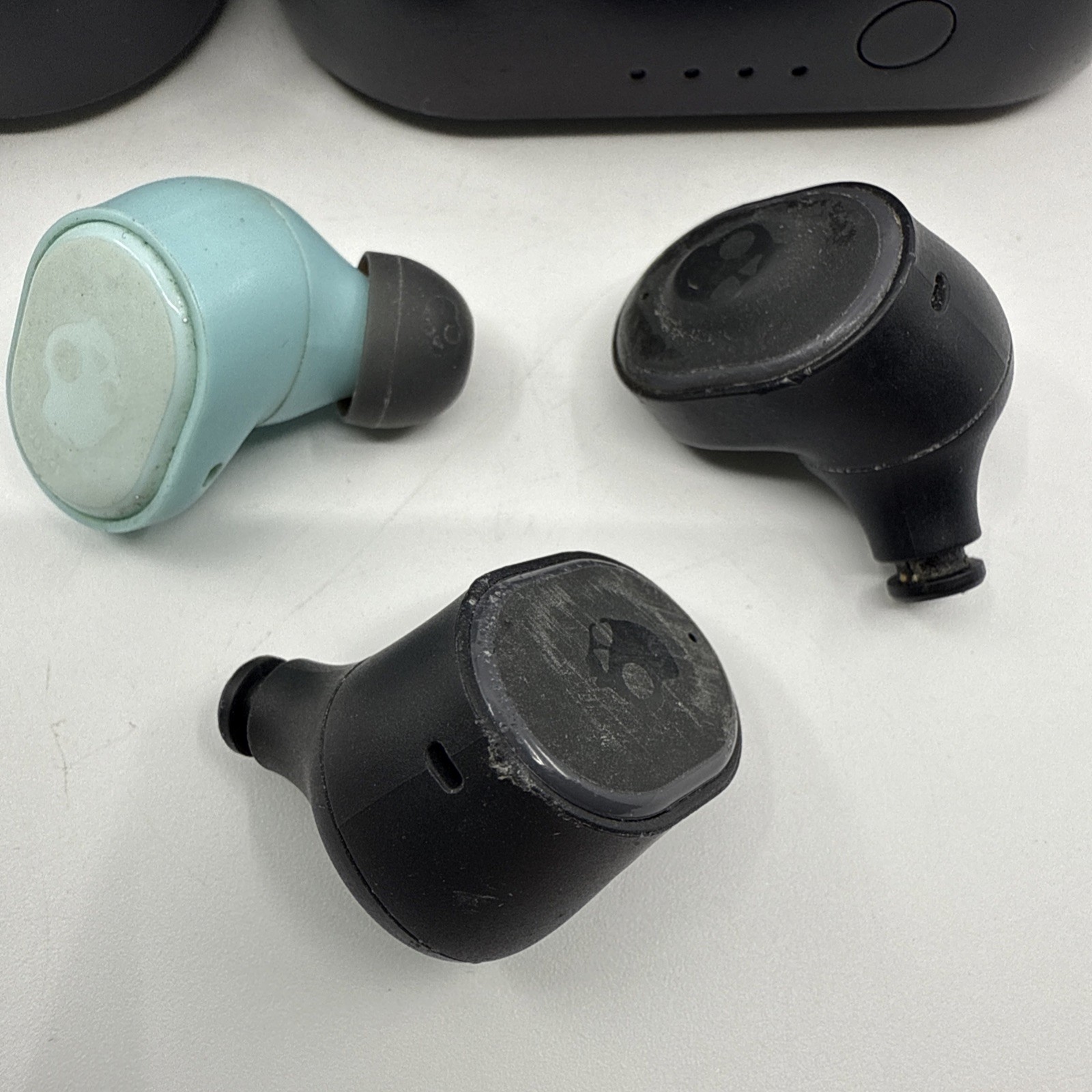 Skullcandy Earbud LOT OF 4 Sesh Evo + Sesh Anc + 3 earbuds 3 Complete