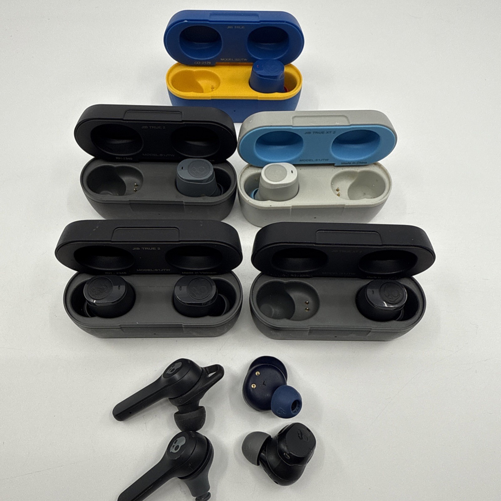 Skullcandy Earbud LOT 2 JIB TRUE XT2 + 1X JIB TRUE + 2 JIB TRUE 2 + 4 earbuds