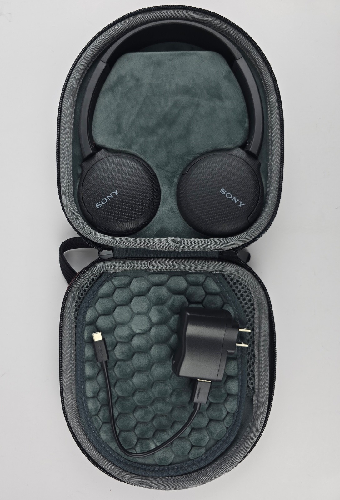 Sony (WH-CH510) Wireless Bluetooth Headphones Hand-Free w/ Zipper Case