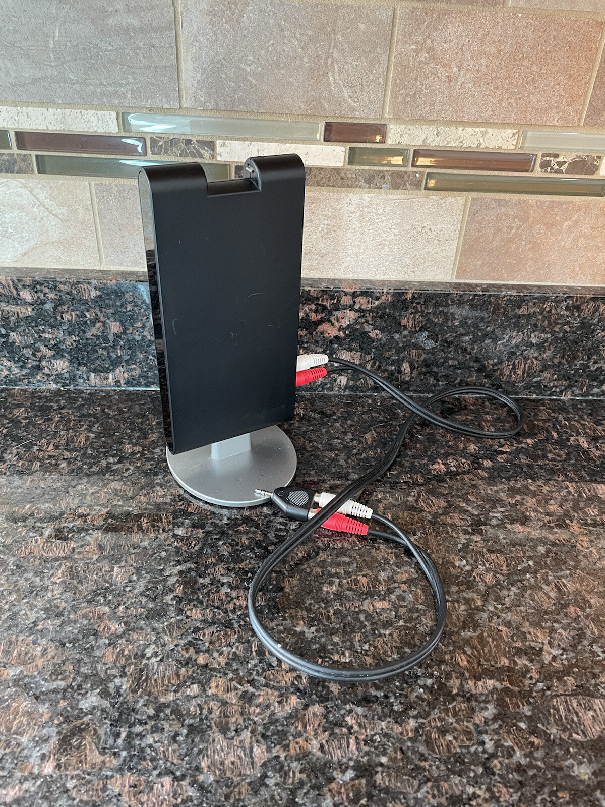 Radio Shack Rechargeable Dock w/o Wireless Infared Headphones 33-280 No Charger