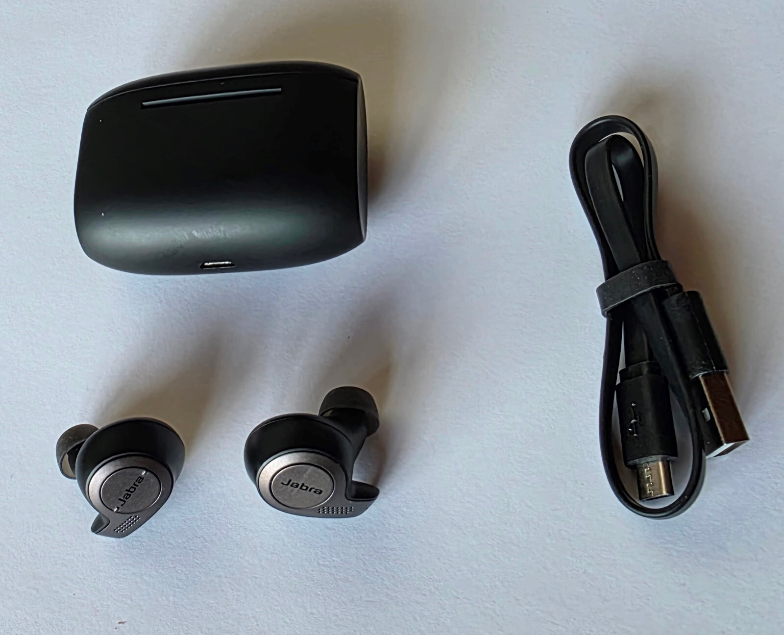 Unused Titanium Black Jabra Elite 65t True Wireless Earbuds wt Cable in Retail P