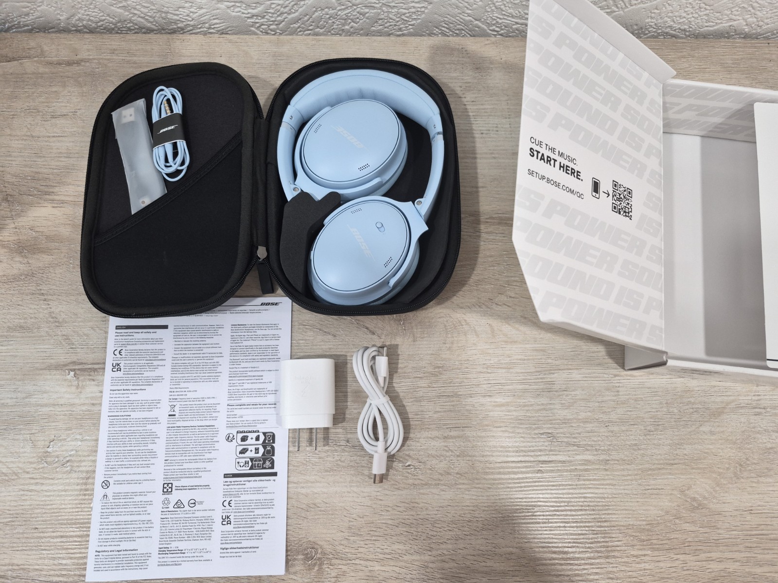 Bose QuietComfort Wireless Noise Cancelling Over-the-Ear Headphones – Blue