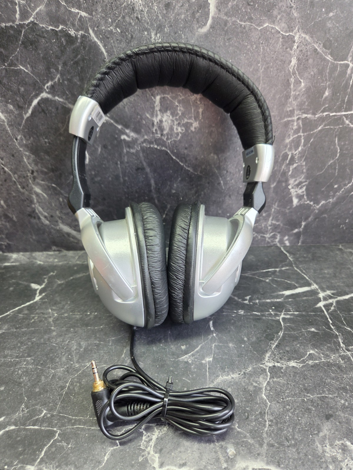 Behringer HPS3000 Studio Headphones (Closed-Back) — Tested / Used.