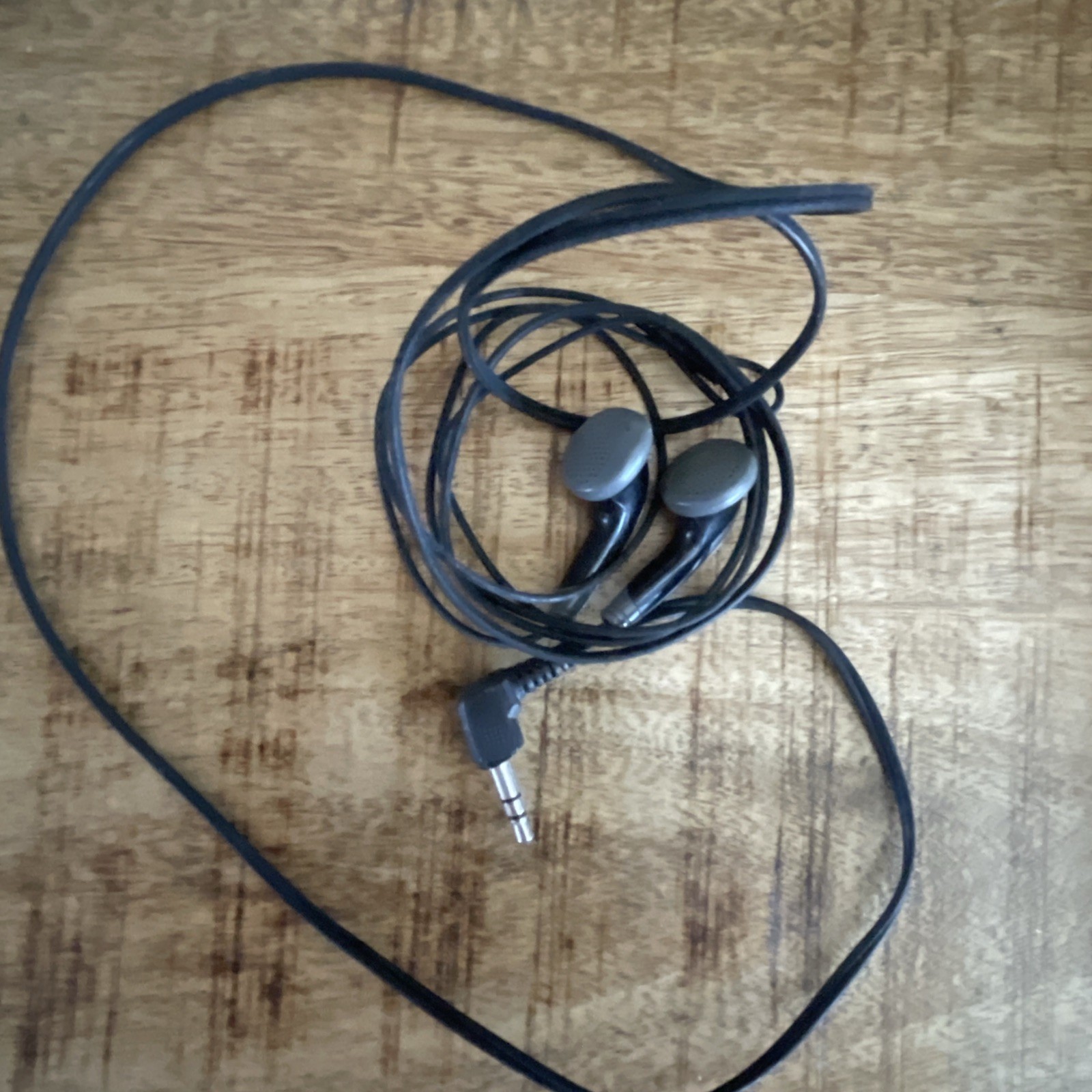 Vintage Aiwa HP-V147 Pipe Phone Earphones w/ Case – 3.5mm Wired Retro Headphones