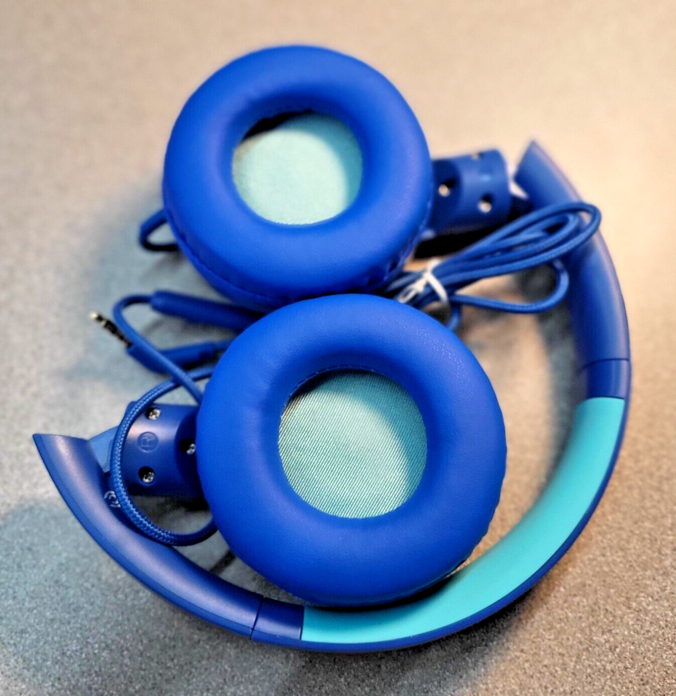 Tribit Kids Headphones Wired with Microphone, 85/94dBA Volume Limited