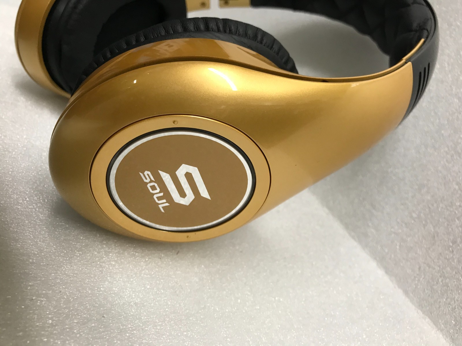 SOUL SL300 Elite High Definition Noise Canceling Headphones by Ludacris