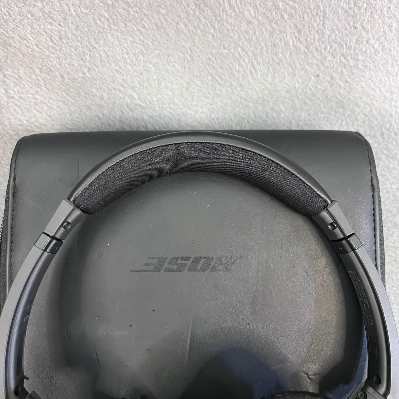 Bose Soundlink AE2 Black Headphones W/Case -Needs Ears Cushions Replacement