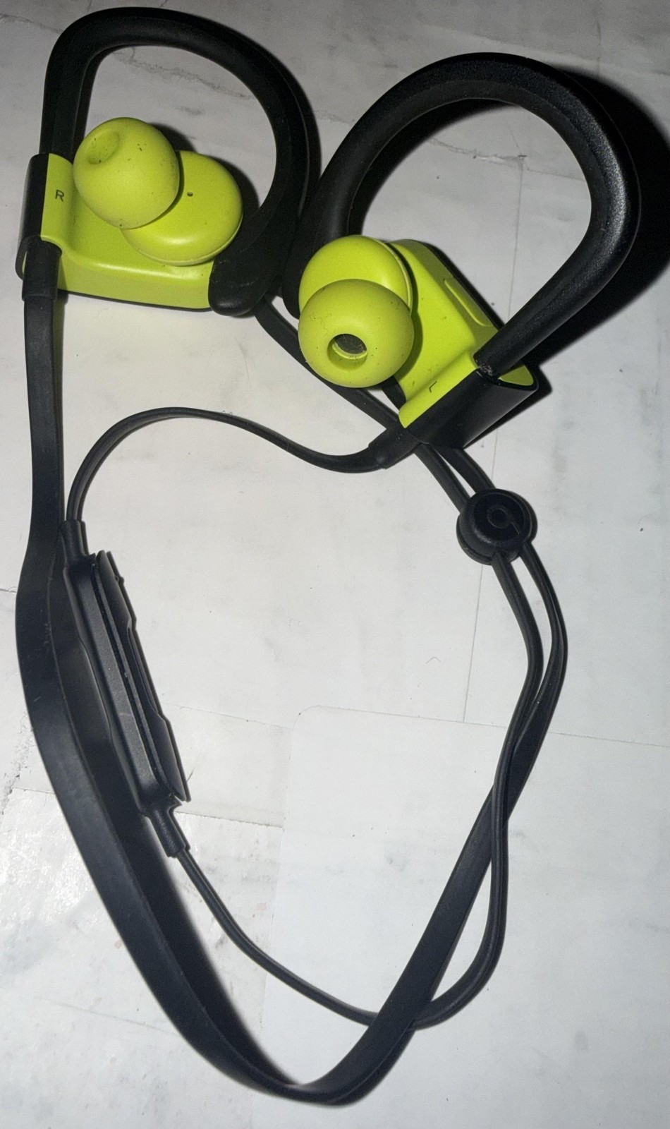Beats Powerbeats3 Wireless Earbuds Yellow Black Bluetooth In-Ear Ear-Hook Mic