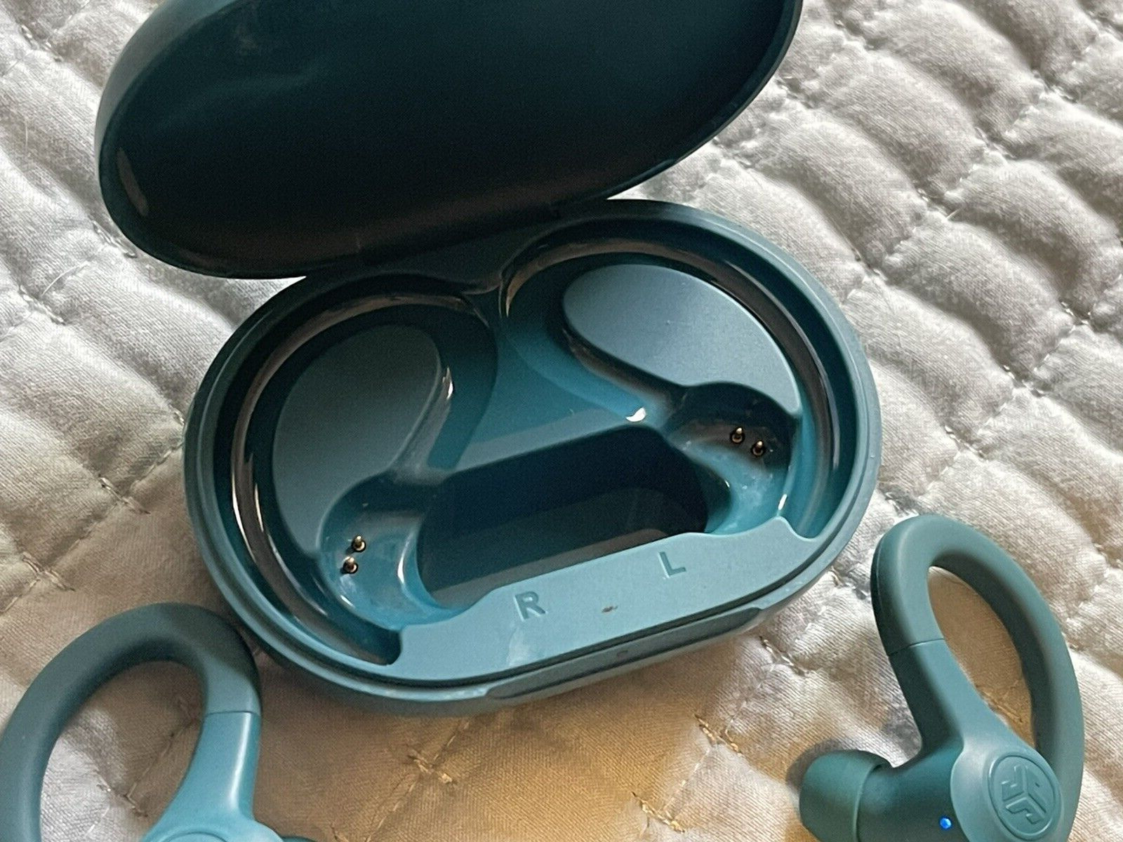 JLAB go air Sport True Wireless Earbuds high quality economical pre-owned