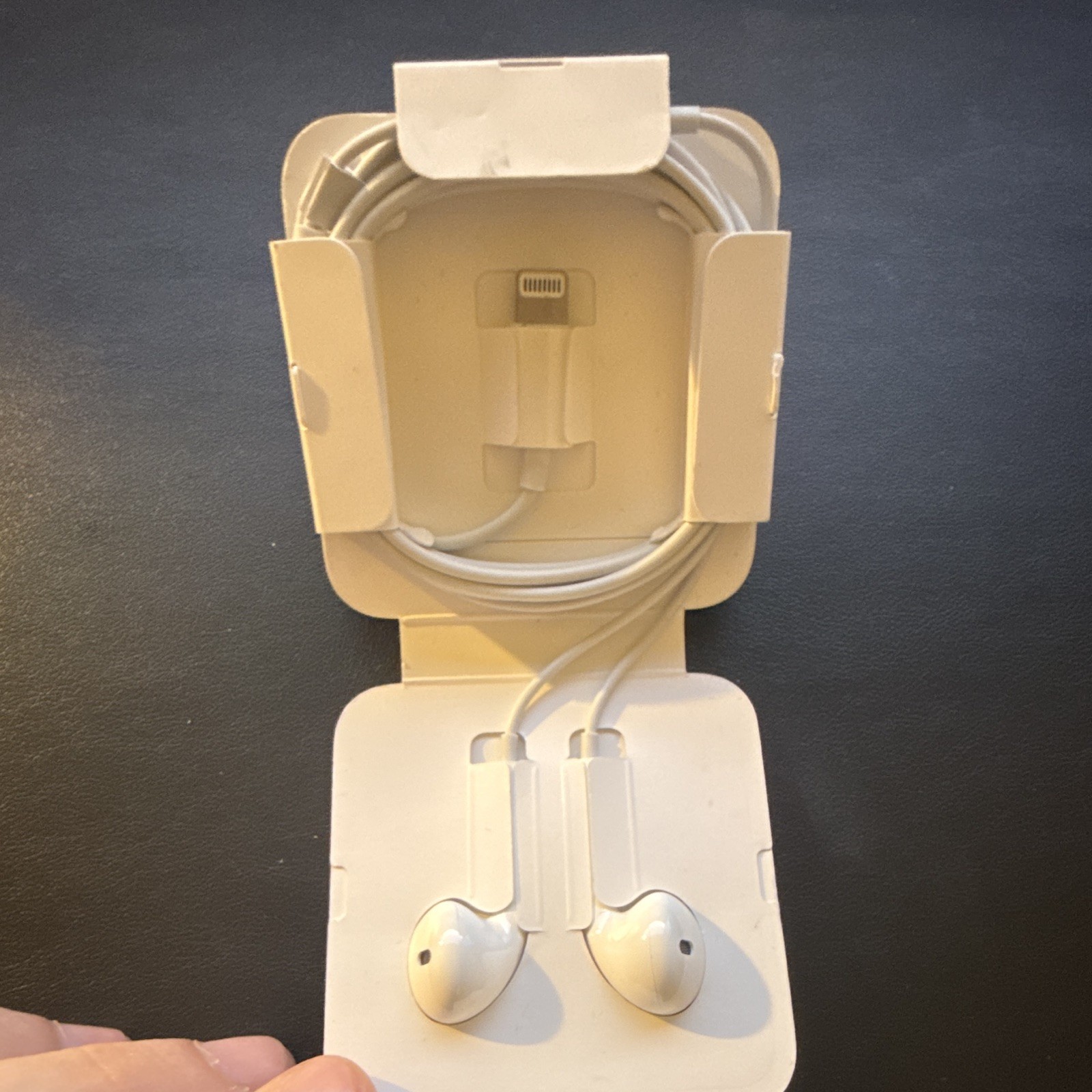Apple EarPods In-Ear Wired Earbuds Lightning Connector White 1.2m Cable