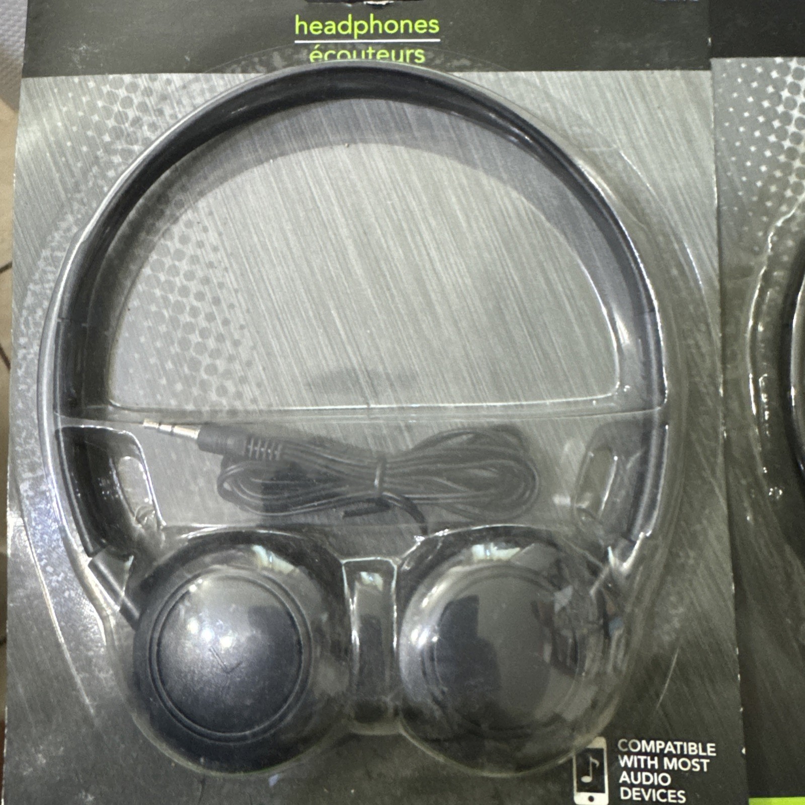 E-CIRCUIT Set Of 2Ultra Lightweight Dynamic Stereo Headphones. 3.5mm Stereo Plug