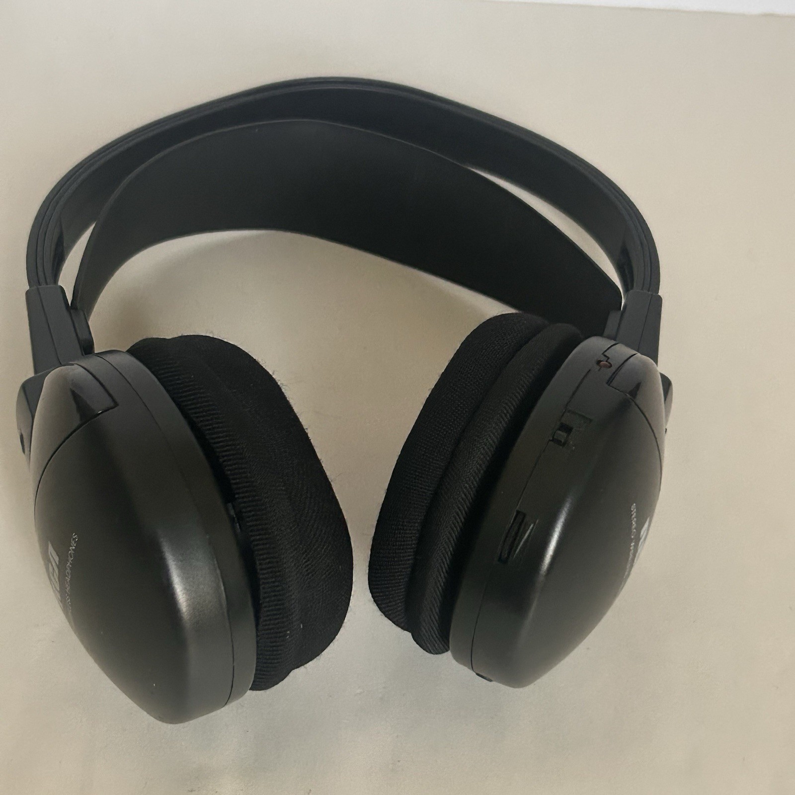 RCA Wireless Infra Red Headphones Flat Transmitter Black Box Used Good