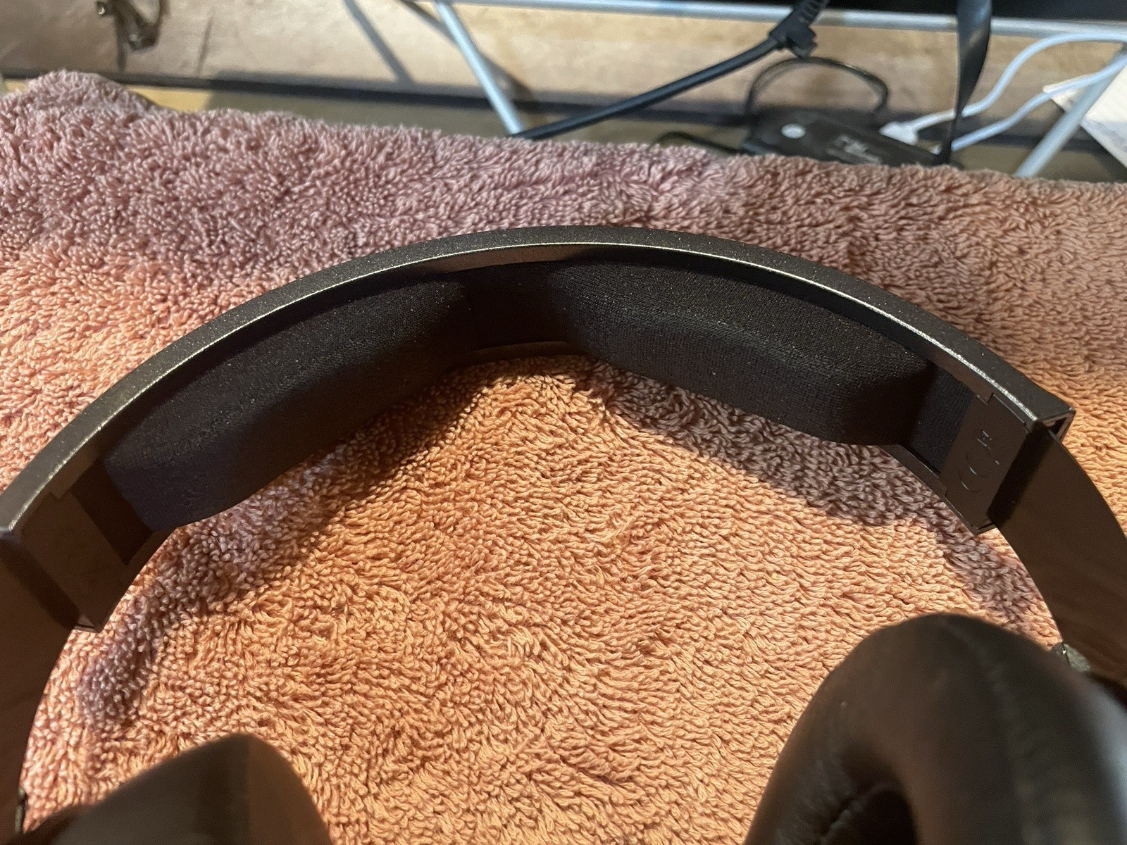 Sennheiser HD650 XLR 4.4mm connection + adaptor / Dekoni Sheepskin Pads / EXC /