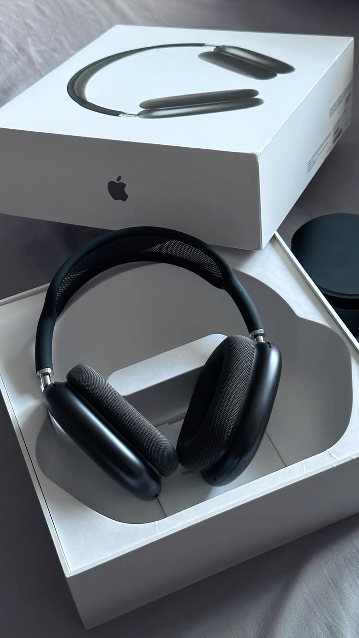 Apple AirPods Max Bluetooth Headphones – Space Grey