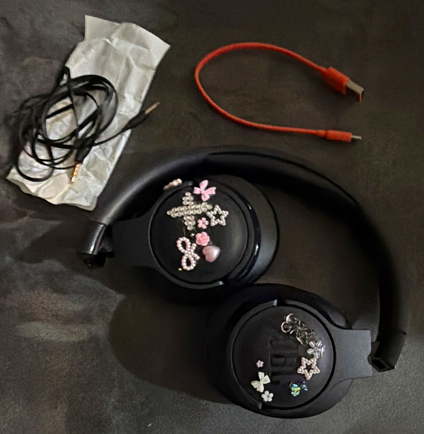 JBL TUNE 750BTNC Bluetooth Wireless Over-Ear Headphones. Decorated.
