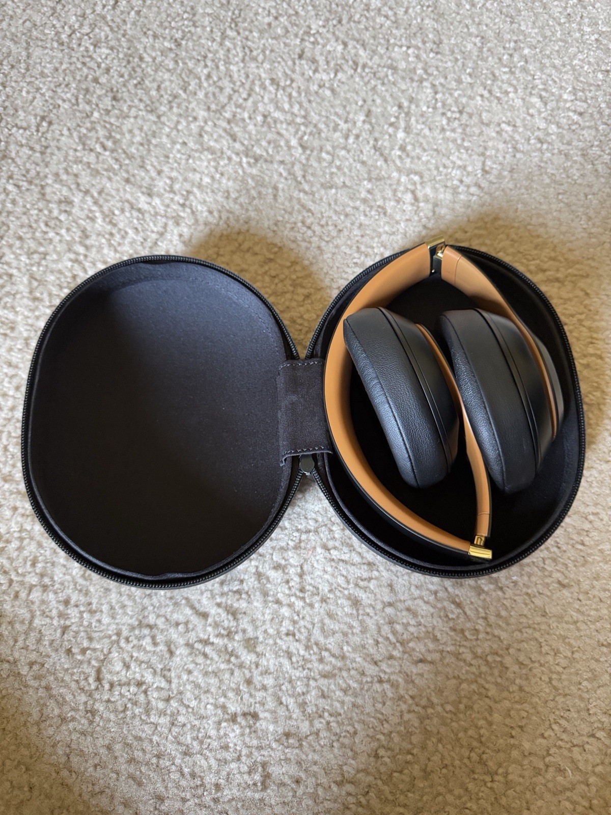 Beats by Dr. Dre Studio3 Wireless Headphones Skyline Collection – Midnight Black