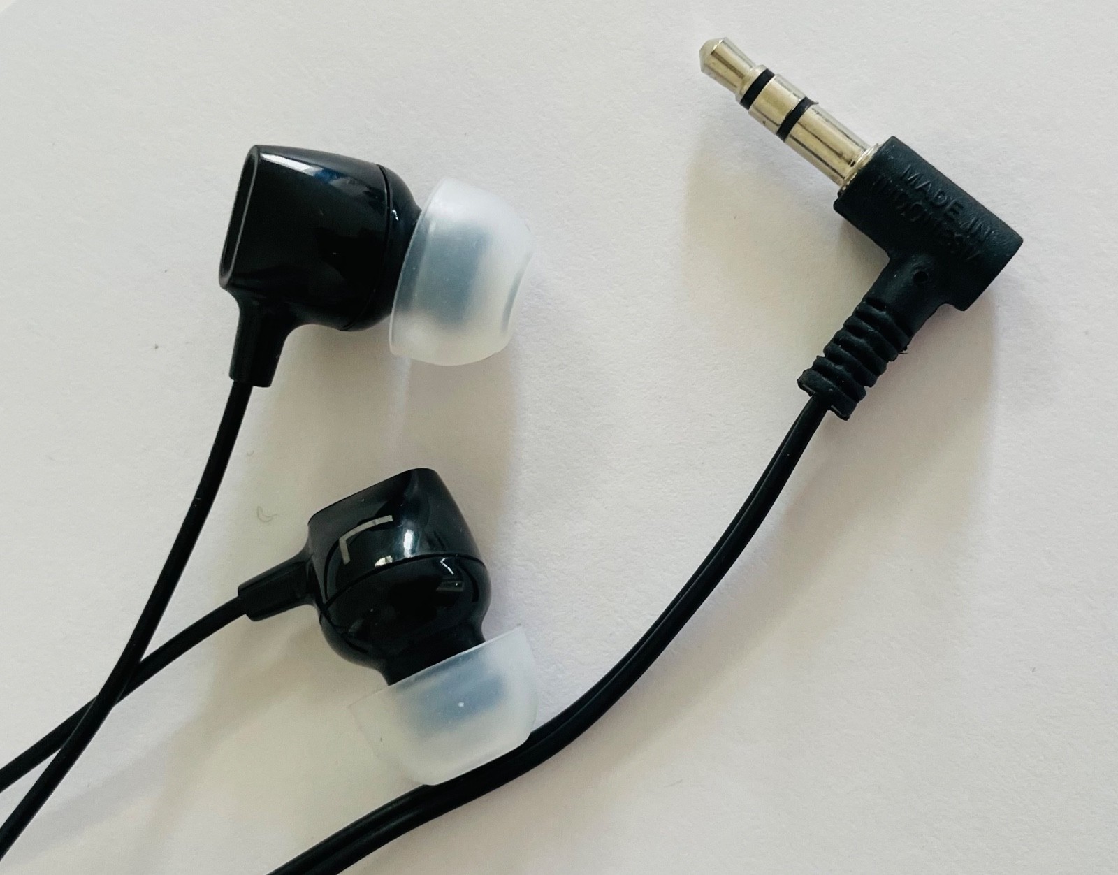 MIX of Headphones – Apple AirPods Pro gen 1, Apple Headphones lightning & other