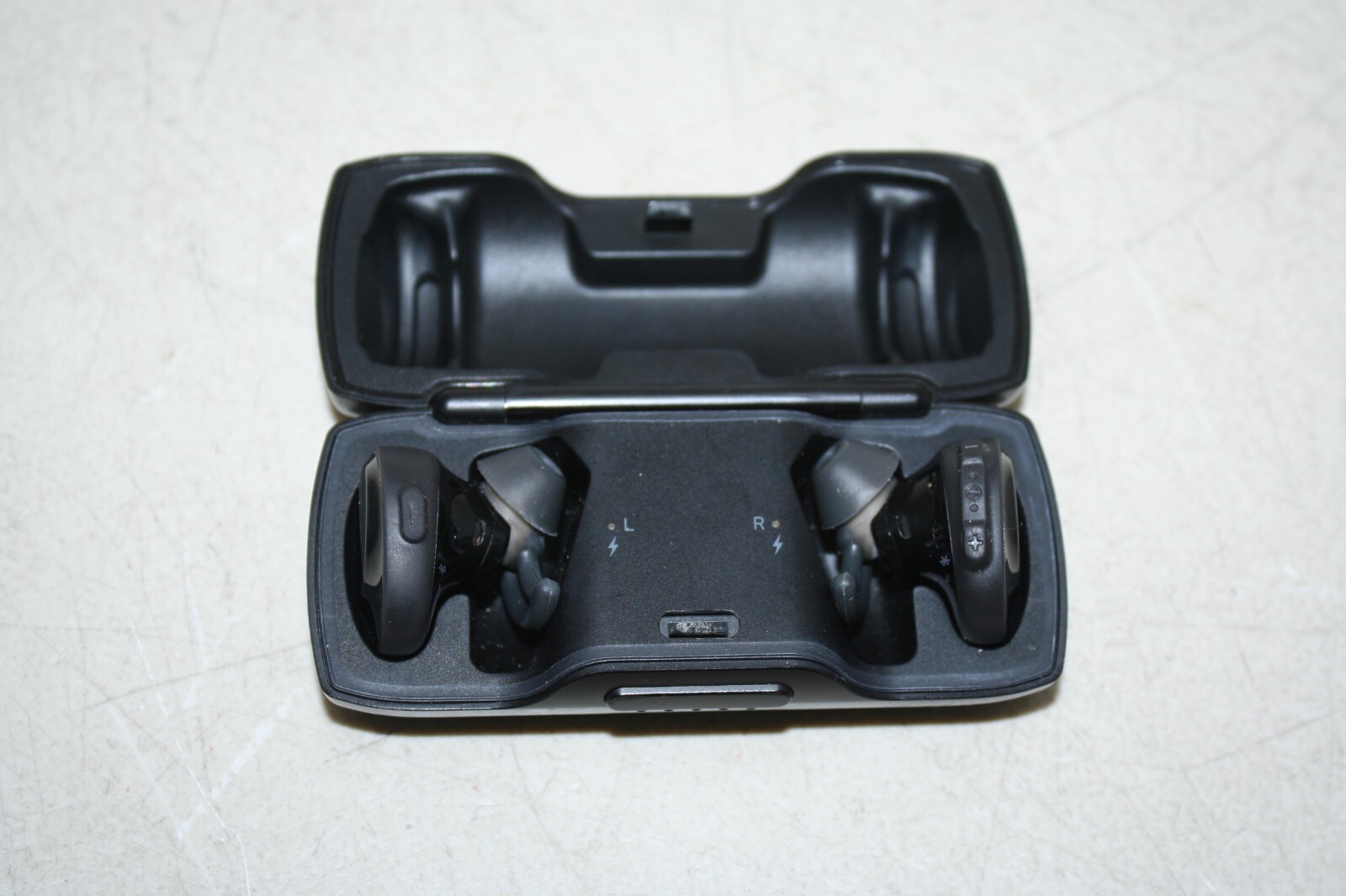 Bose SoundSport Free Wireless Black Headphones 423729 No Power AS IS