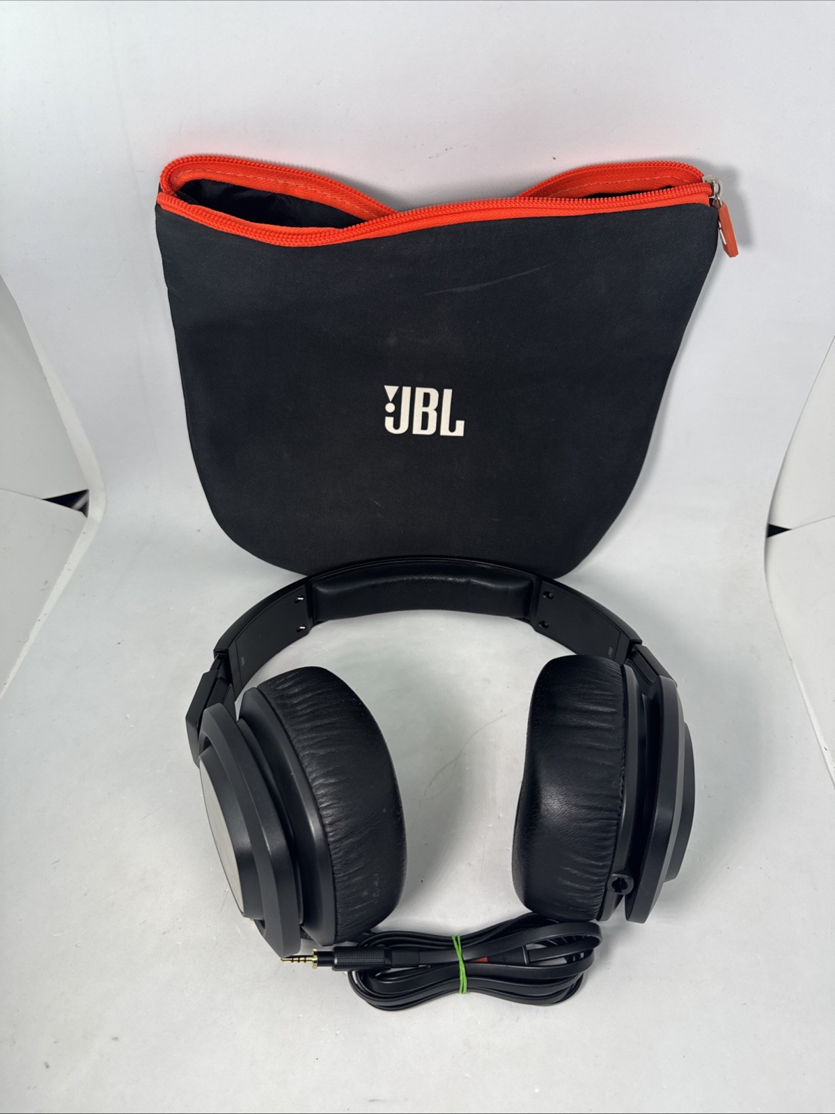 JBL J88a/J55a Headband Headphones Black with Case – Working