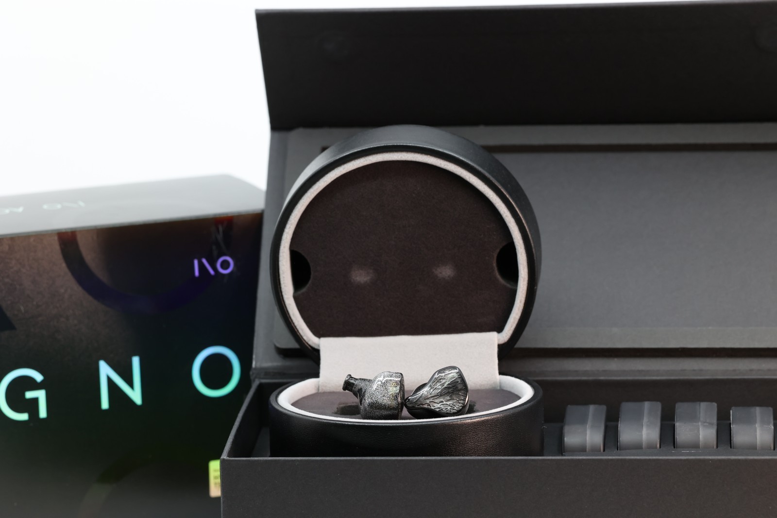 IOAUDIO SOGNO 2DD 6BA Hybrid in-ear Monitor headphones