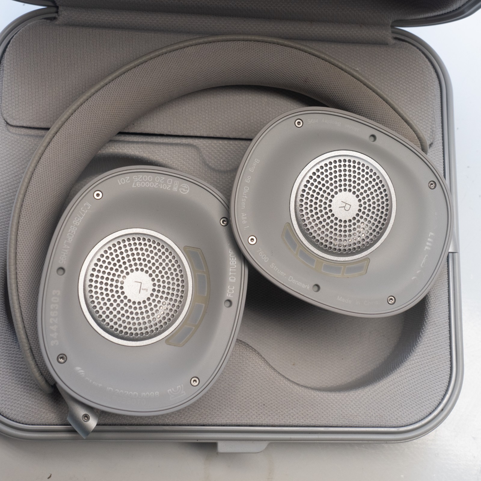 Bang & Olufsen Beoplay H95 Headphones – Silver
