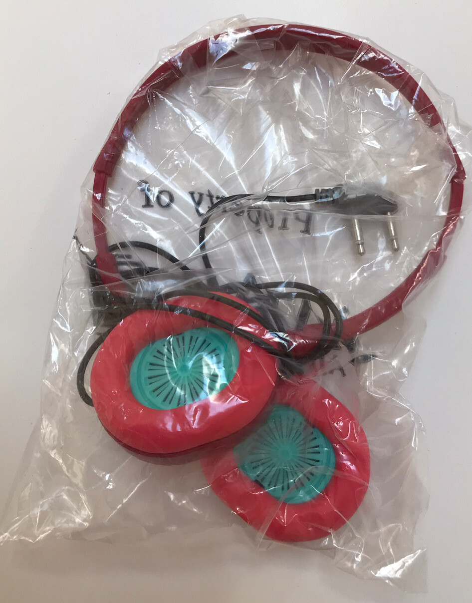 Qatar Airlines FIFA World Cup 2022 headphones earphones On Airplane Red NEW/RARE