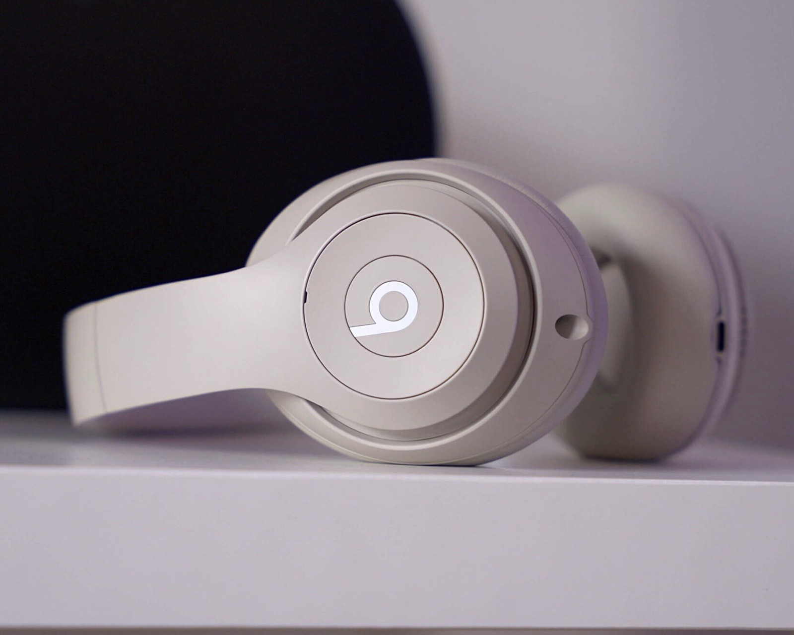 Original Beats Studio Pro Wireless Bluetooth Headphones All Colors – New Sealed
