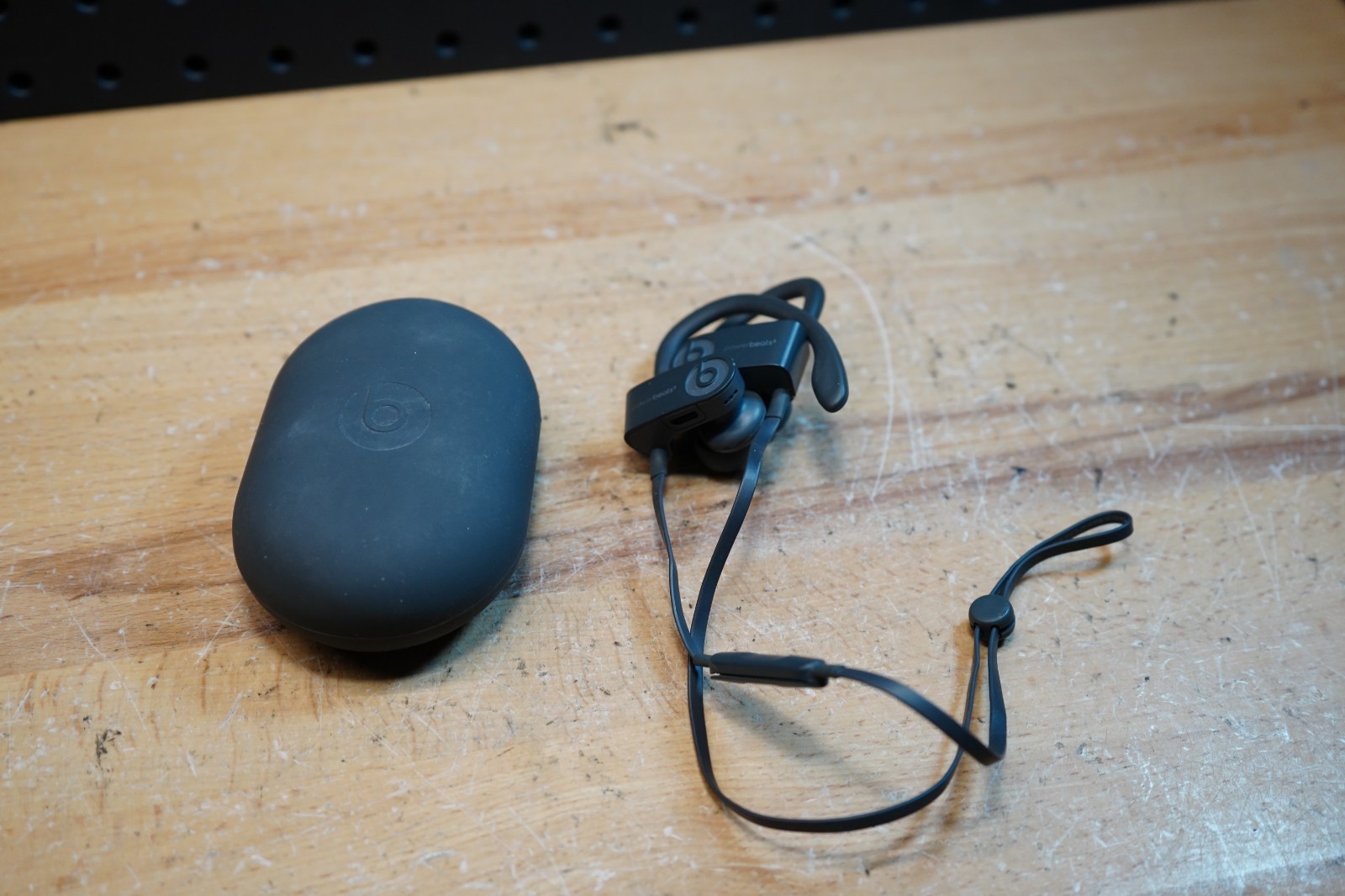(P) Beats Powerbeats3 Wireless In-Ear Headphones Black with Case