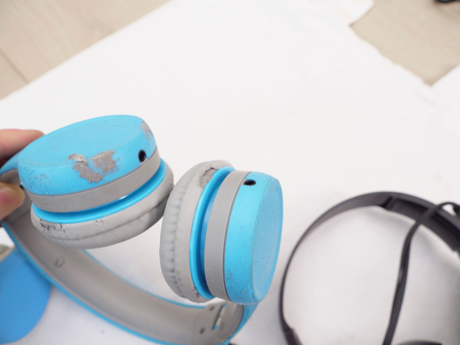 Lot of 6 Mixed Assorted Headphones