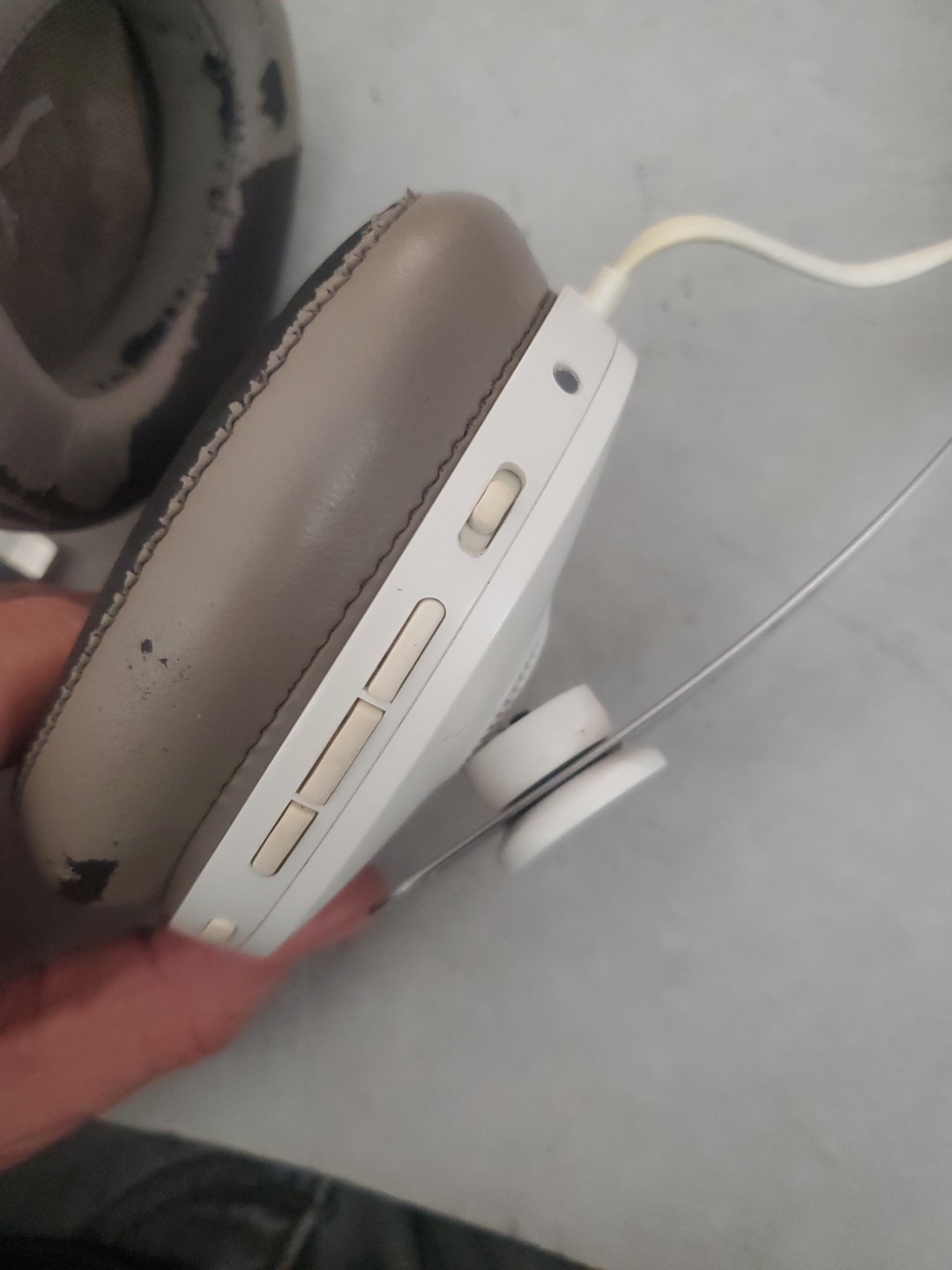 Sennheiser momentum 3 wireless headphones Tested Working