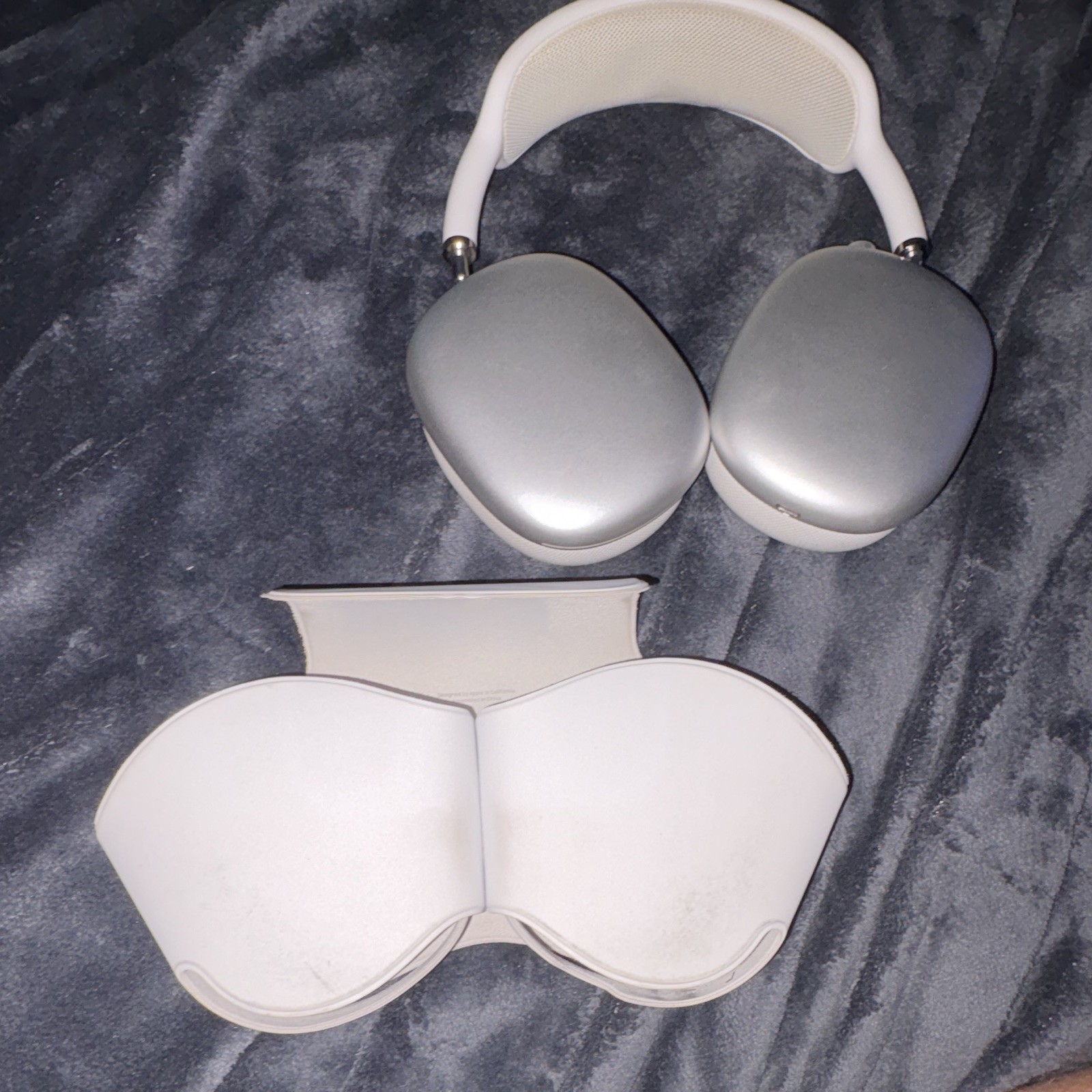 Apple AirPods Max Over-Ear Headphones w/ Smart Case White/Silver